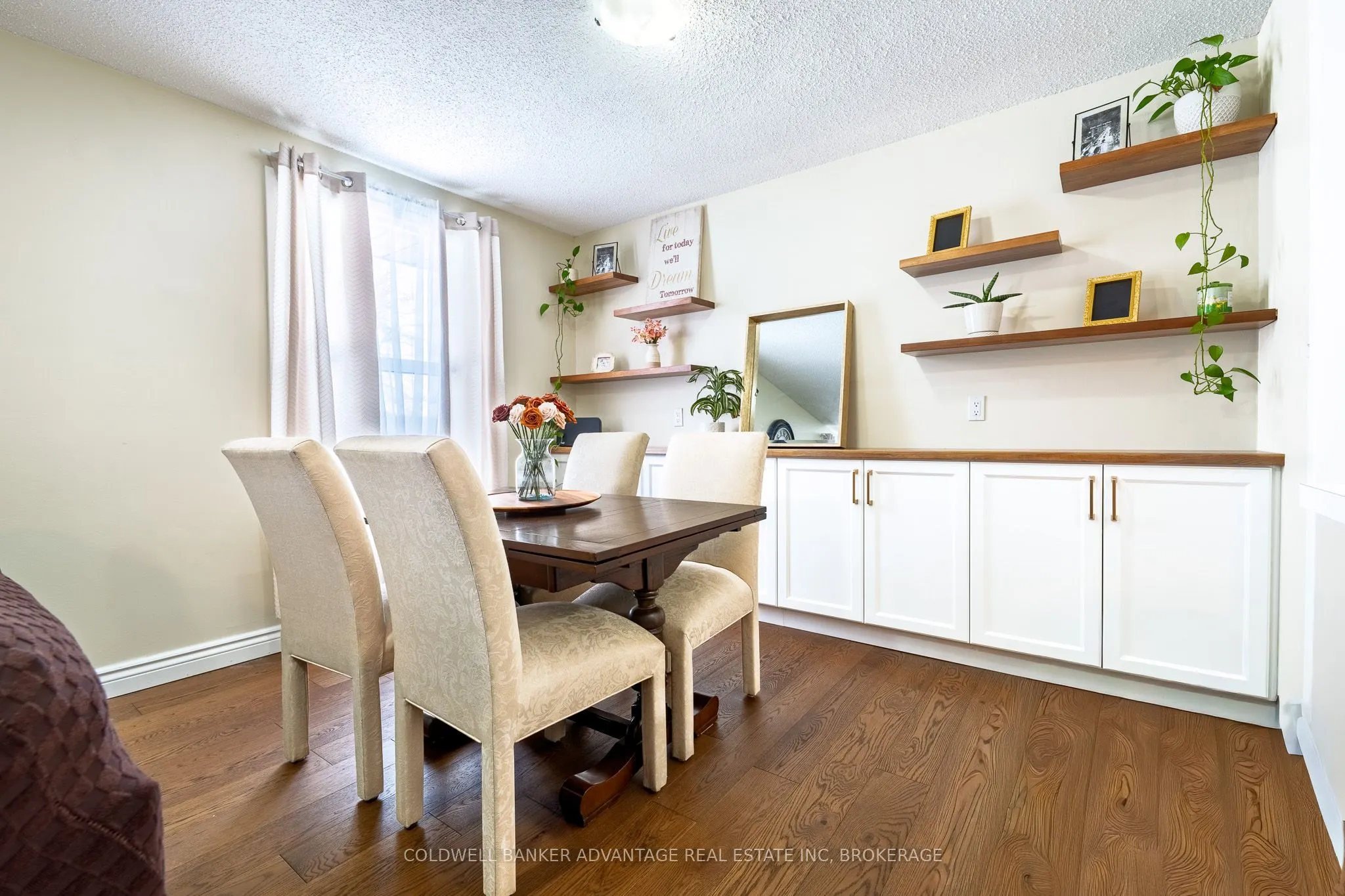 25 Newleaf Crescent