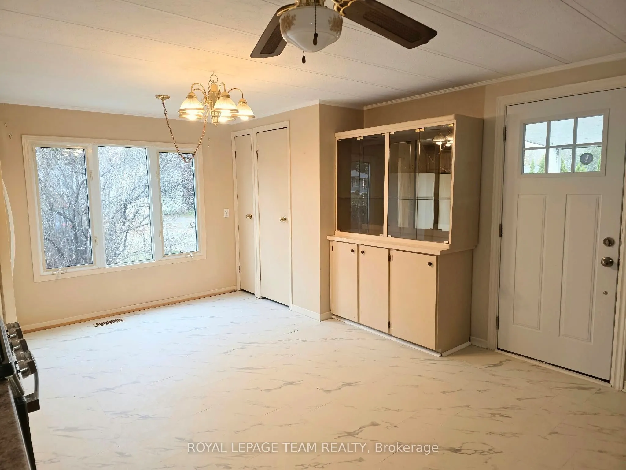 114 HUTT Road N