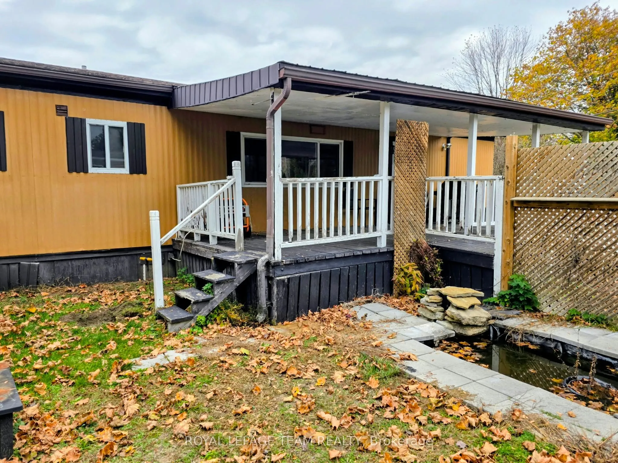 114 HUTT Road N