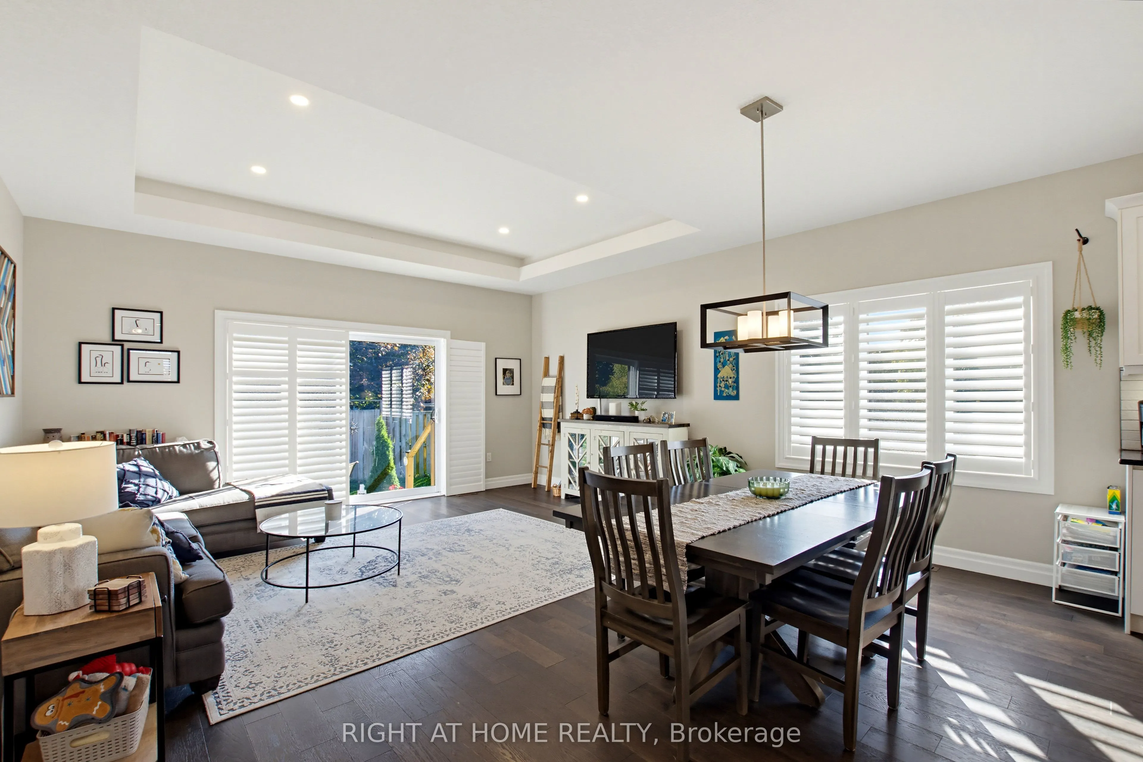 156 Wintermute Court E