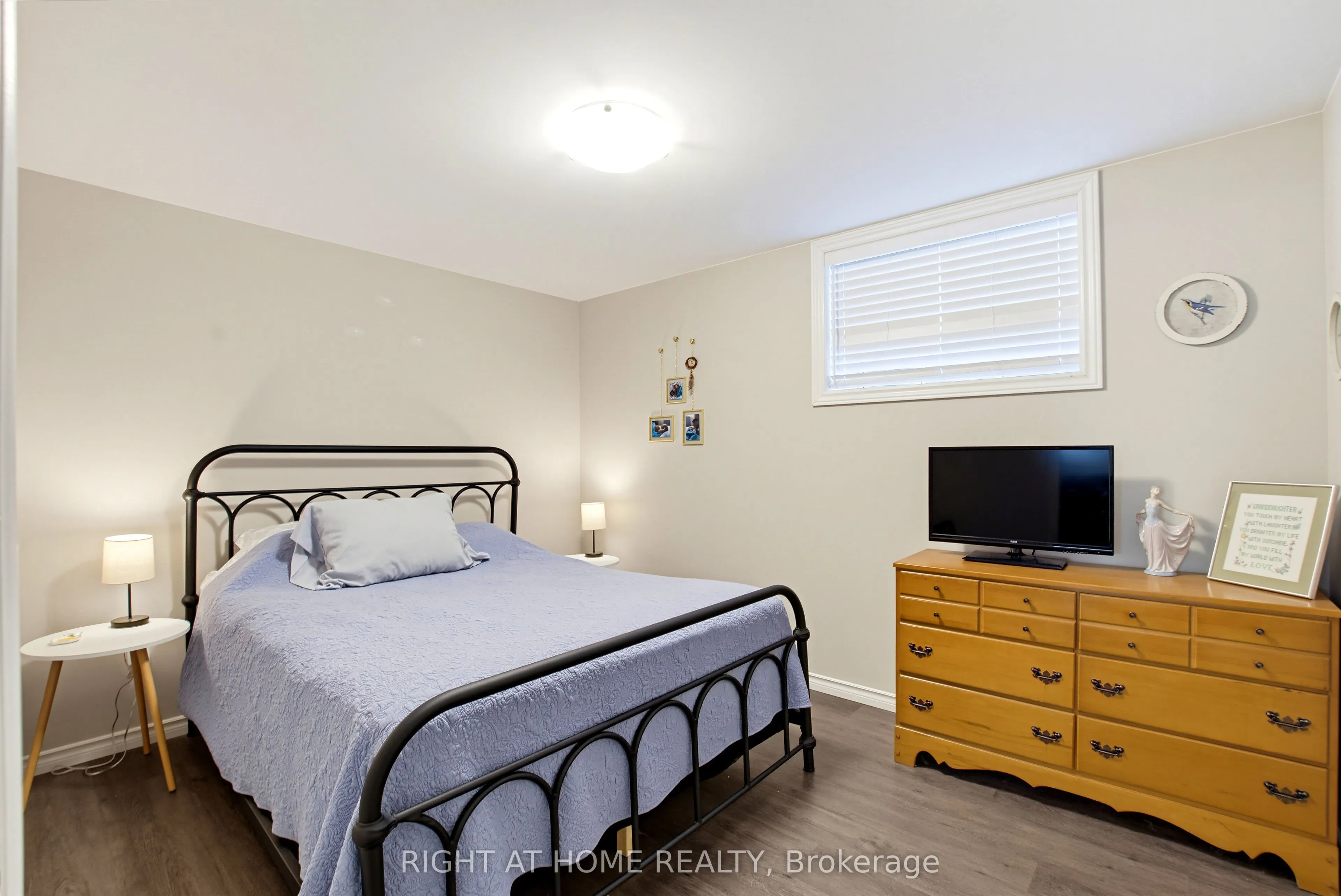 156 Wintermute Court E