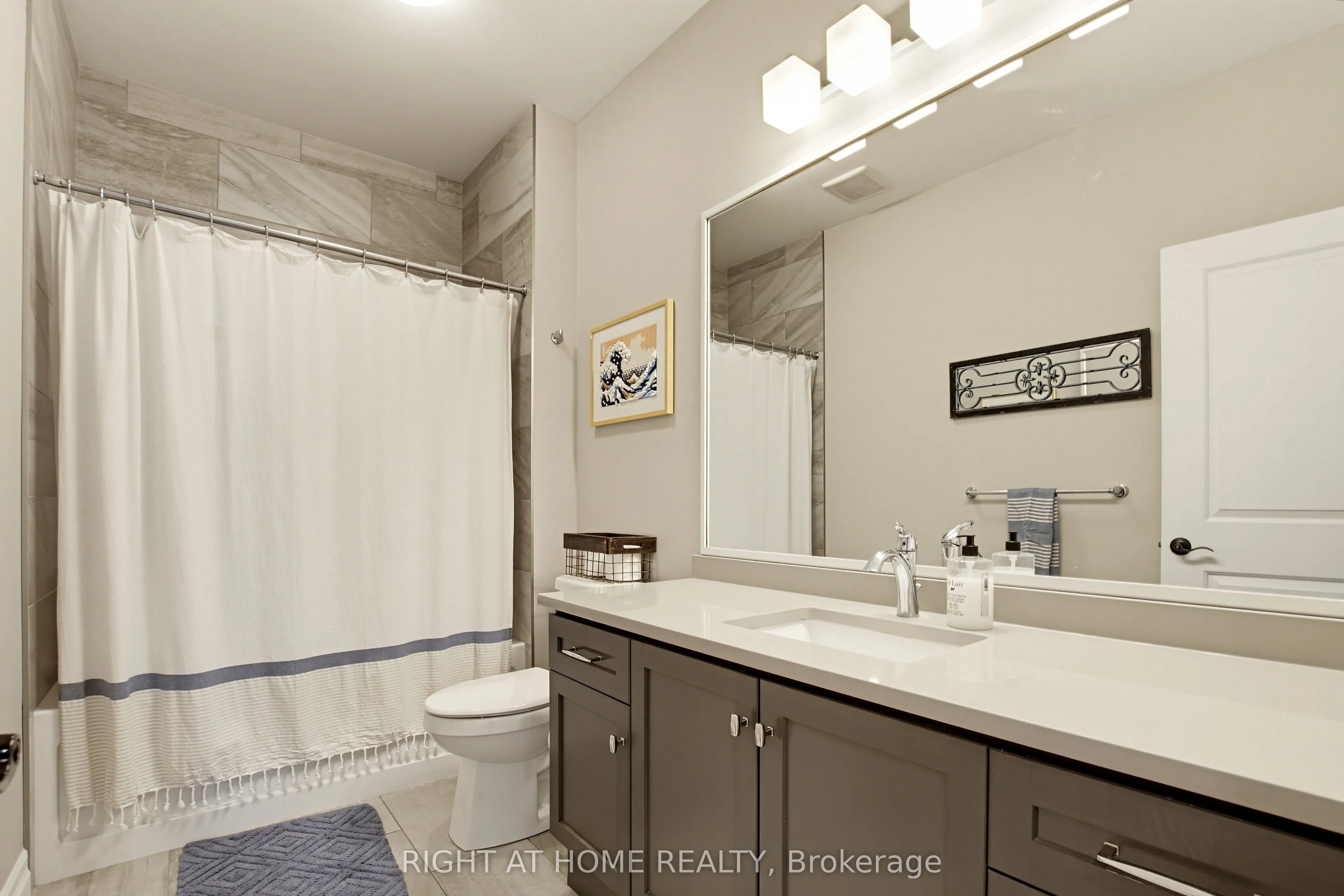 156 Wintermute Court E