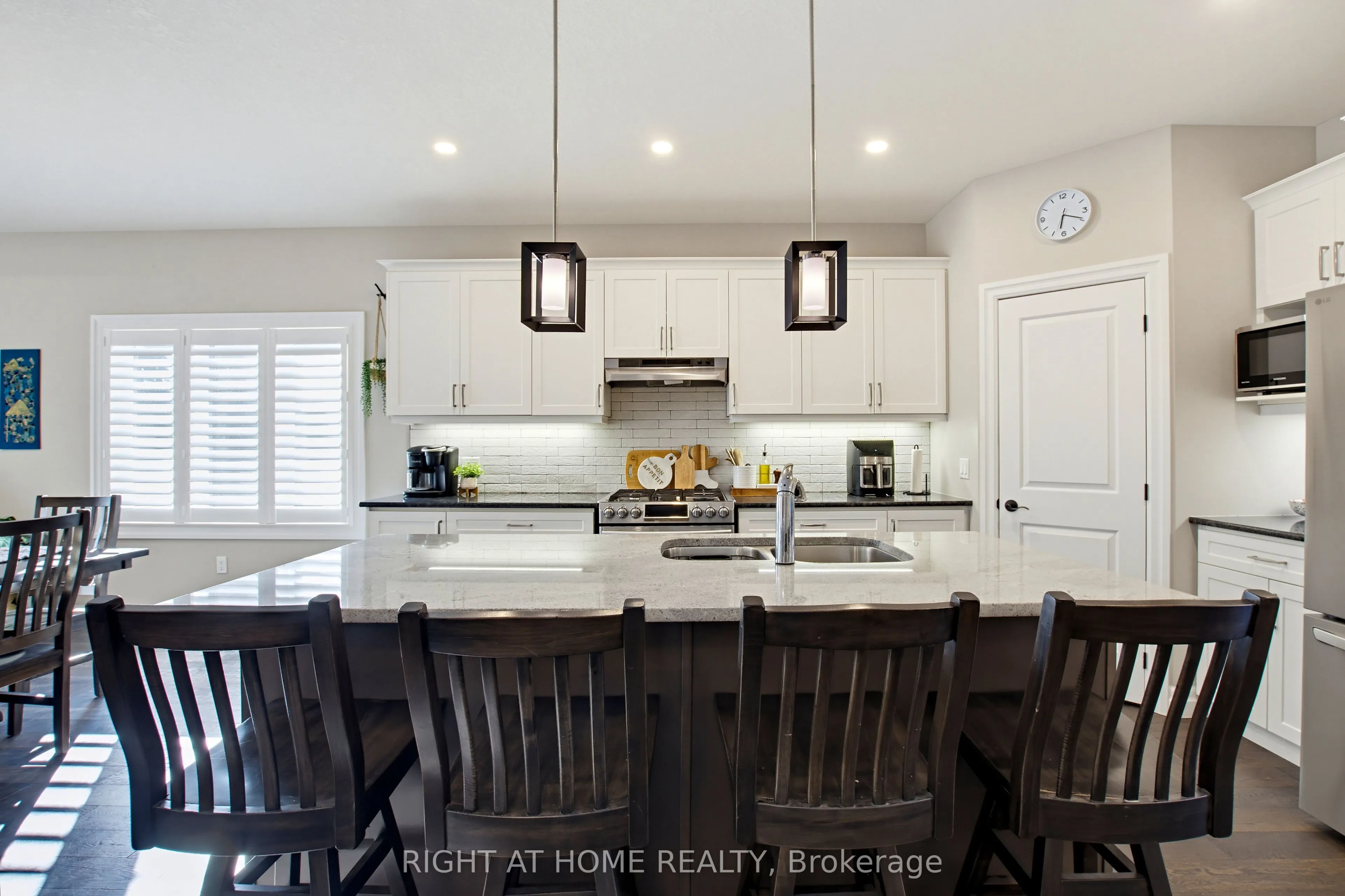 156 Wintermute Court E