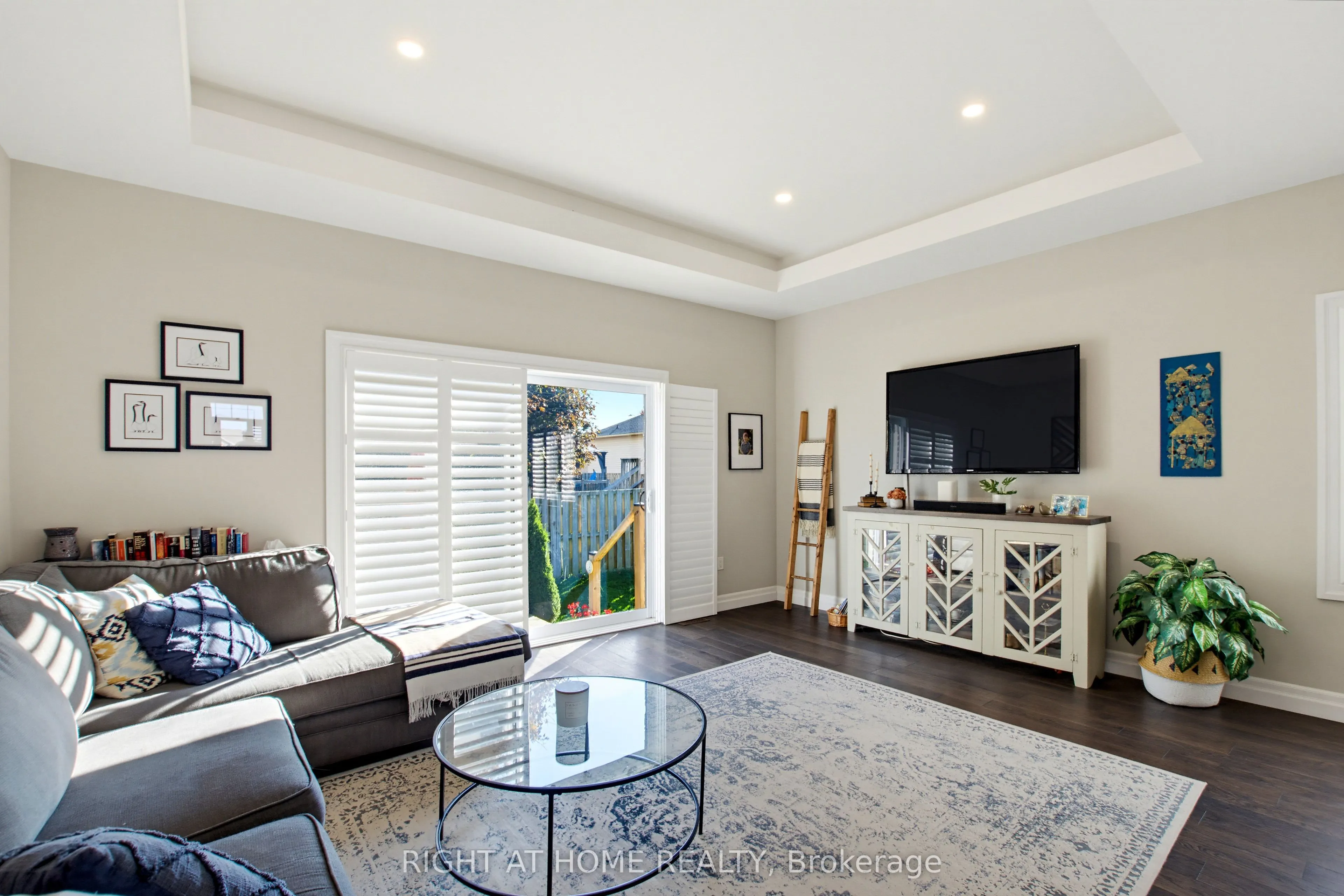 156 Wintermute Court E