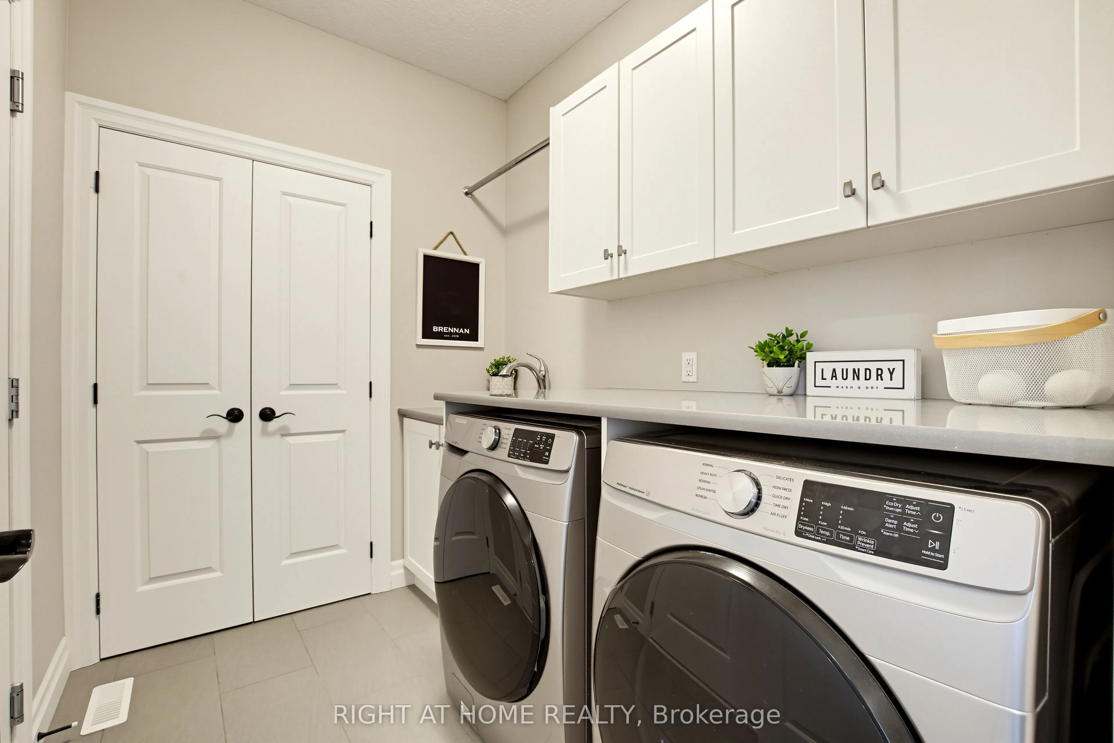 156 Wintermute Court E