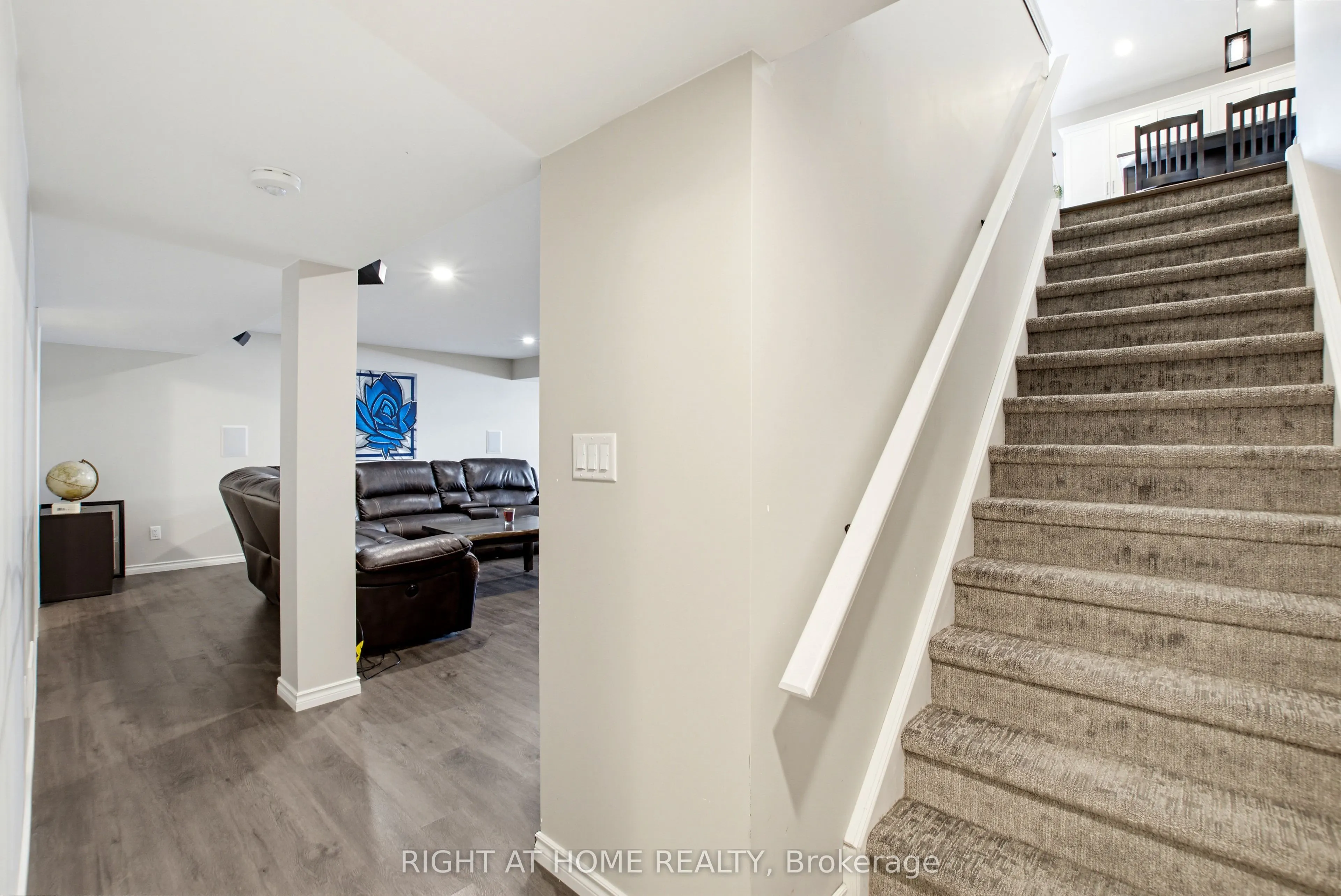 156 Wintermute Court E