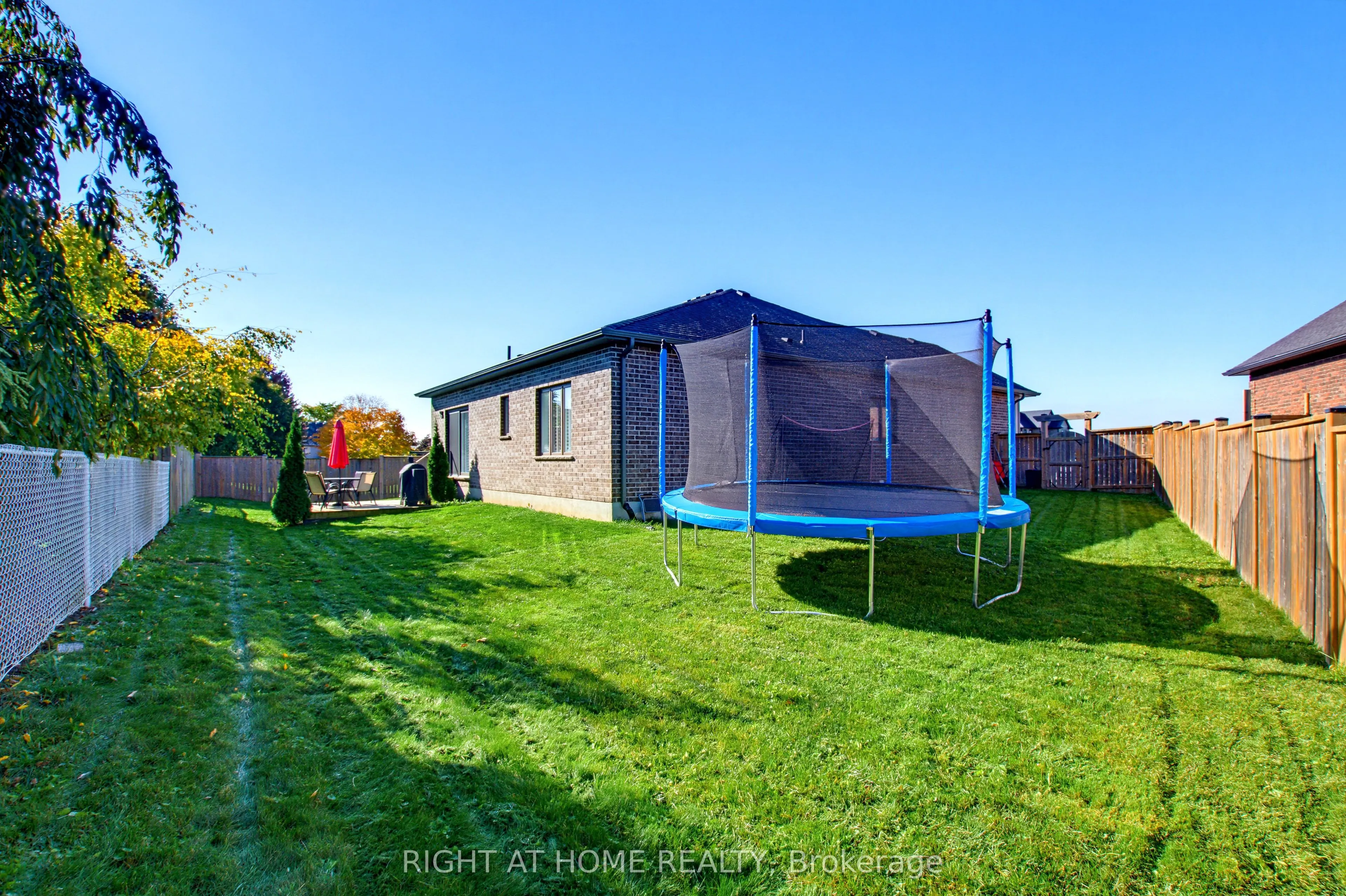 156 Wintermute Court E