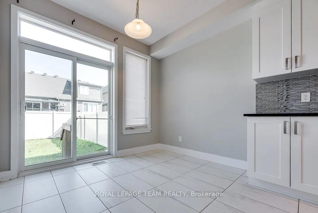 324 Fergus Crescent