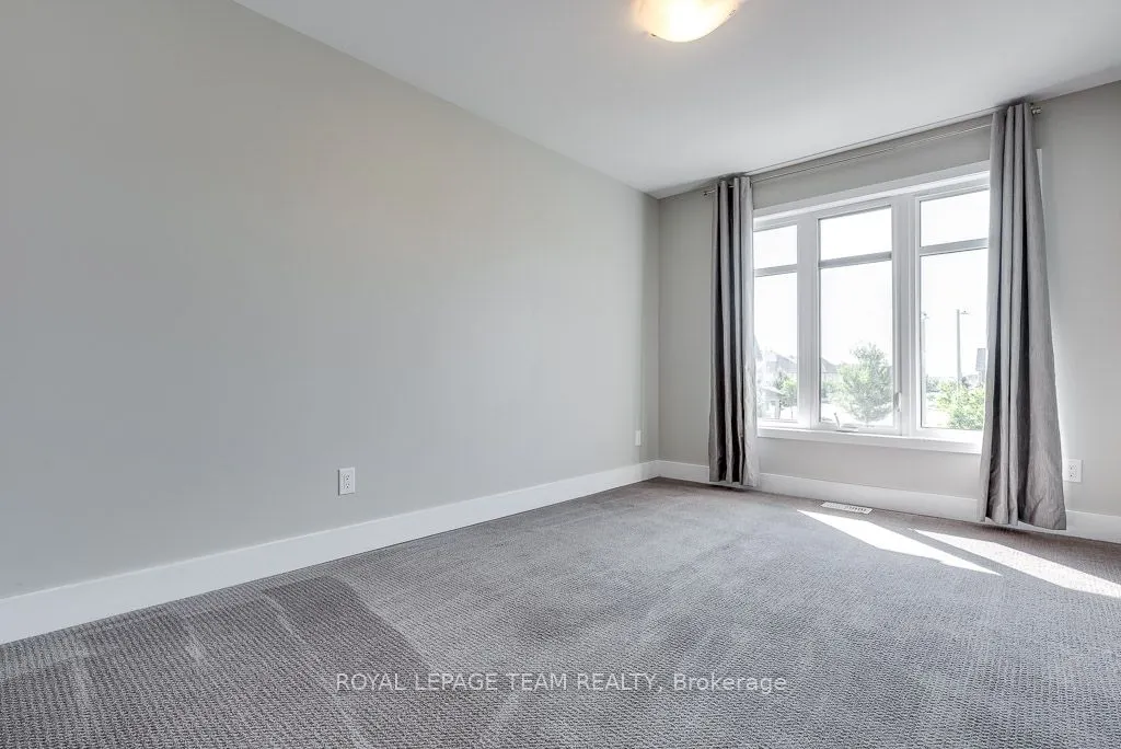 324 Fergus Crescent