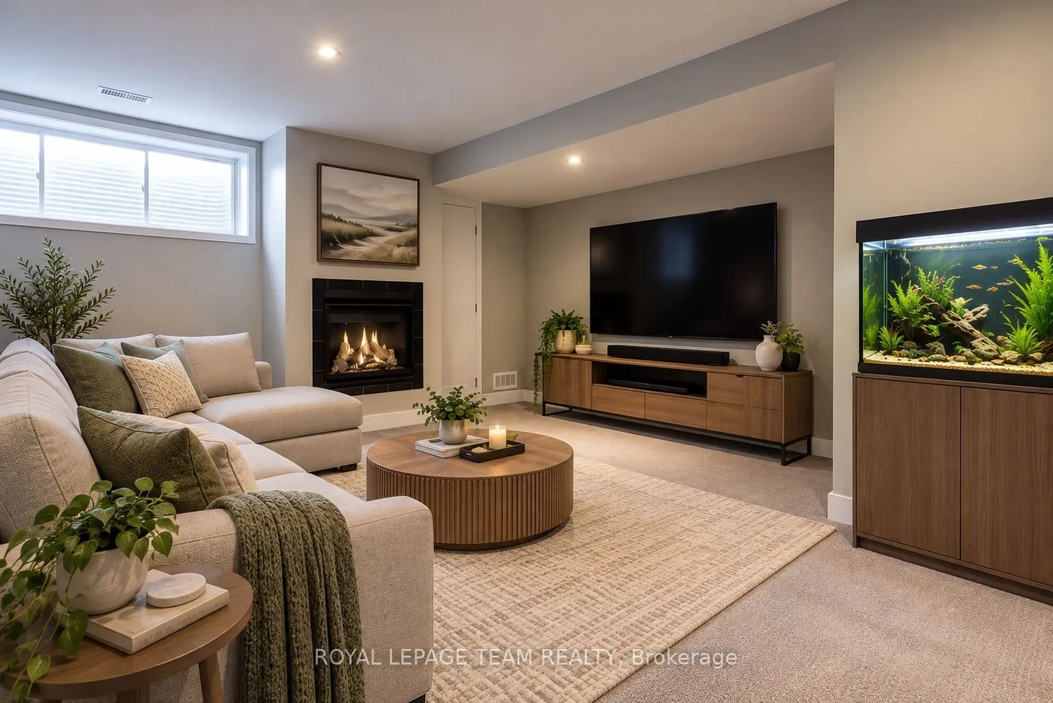 324 Fergus Crescent