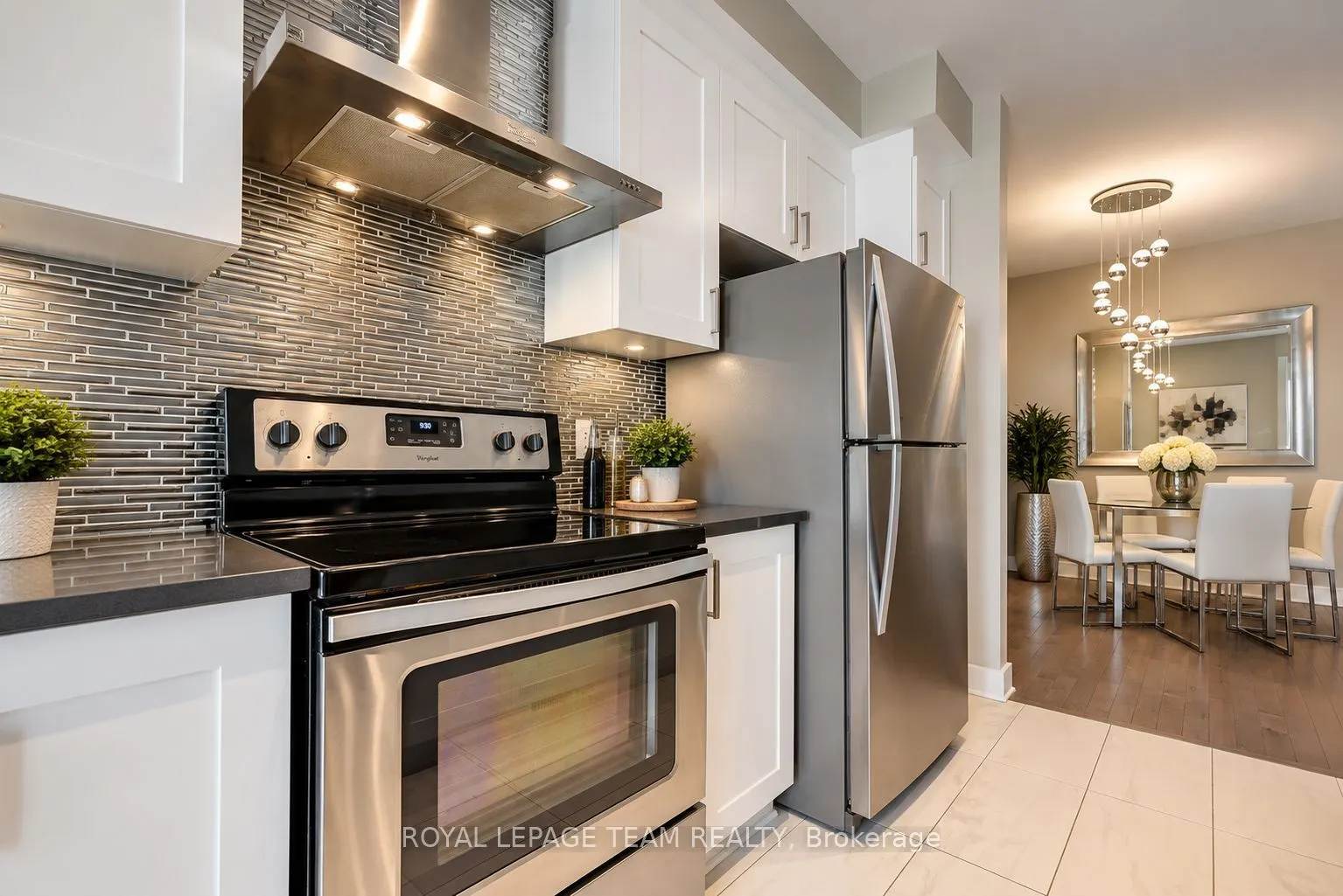 324 Fergus Crescent