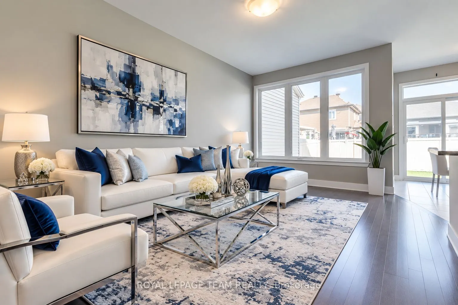 324 Fergus Crescent