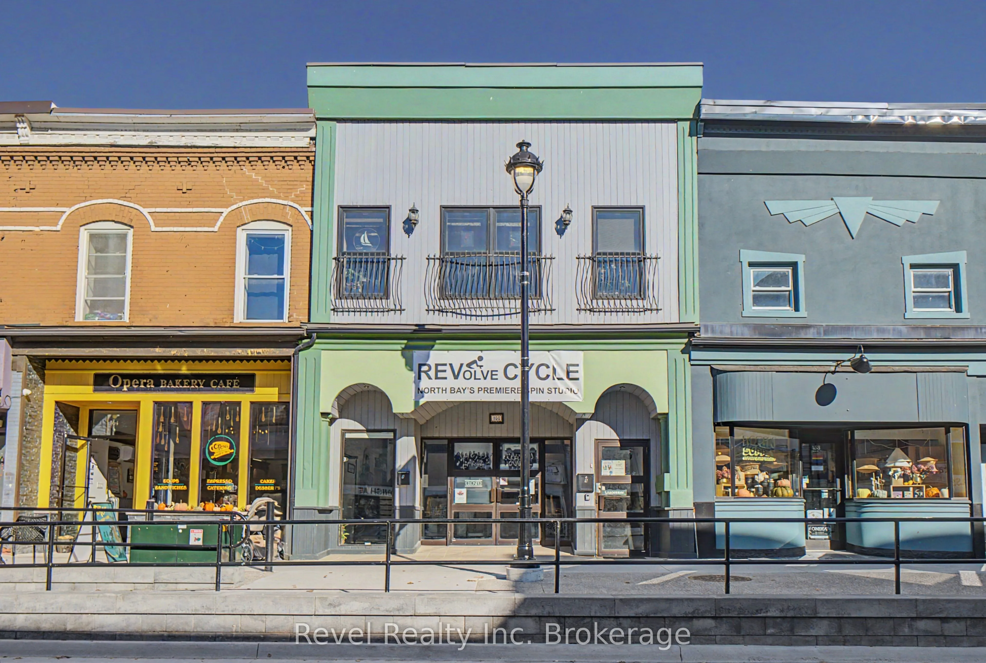 160 Main Street W