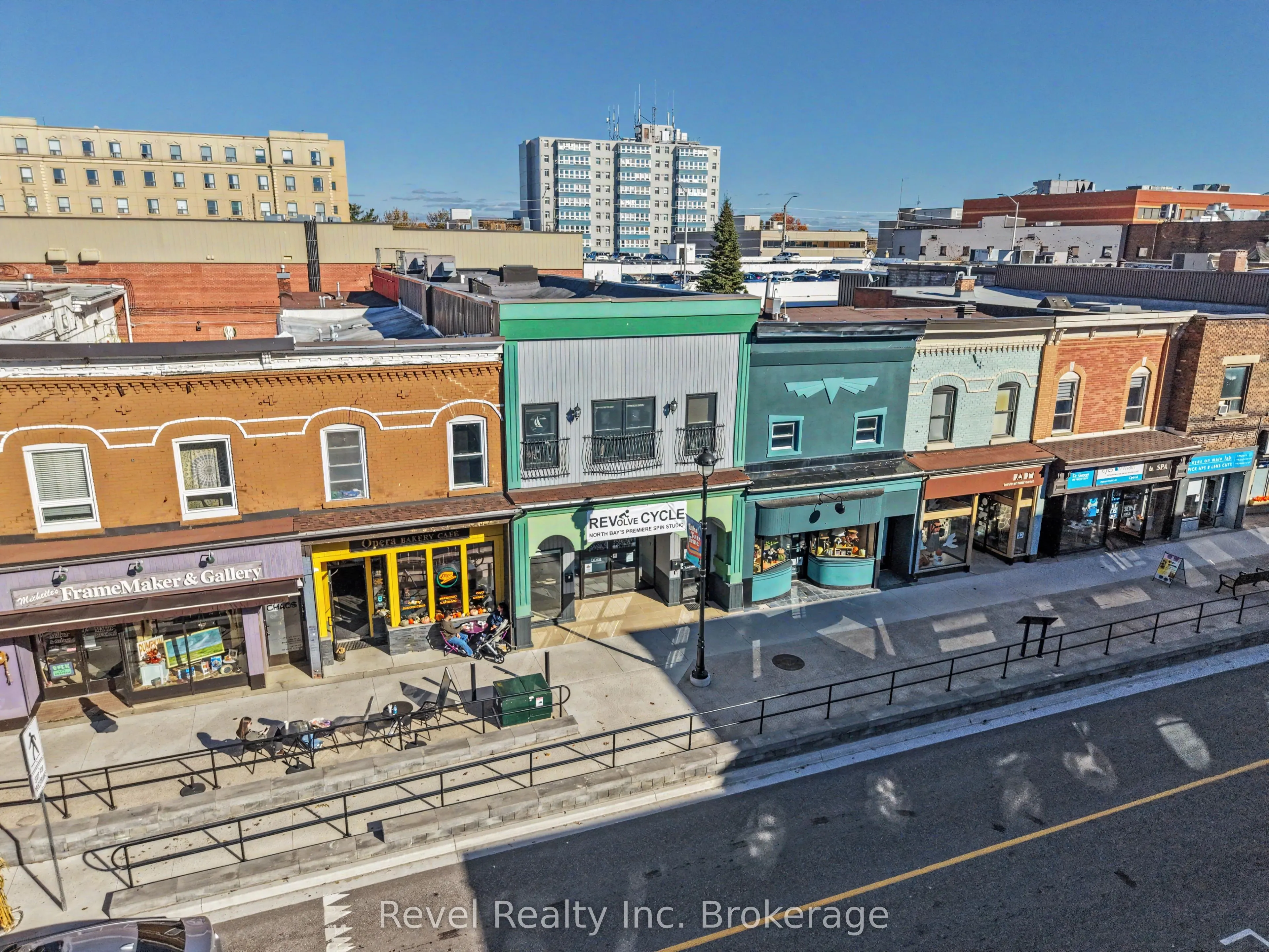 160 Main Street W