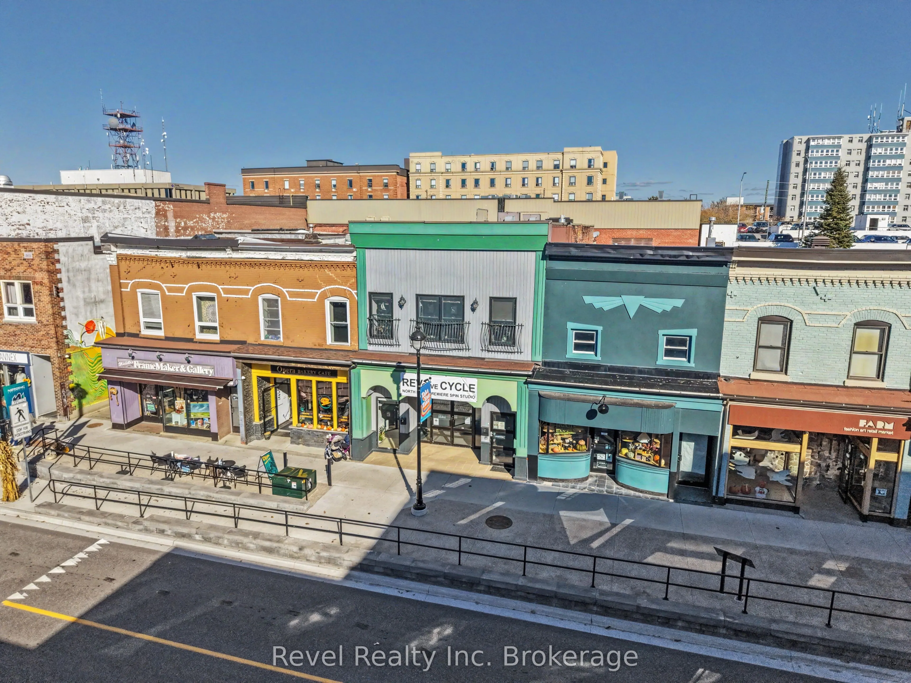 160 Main Street W