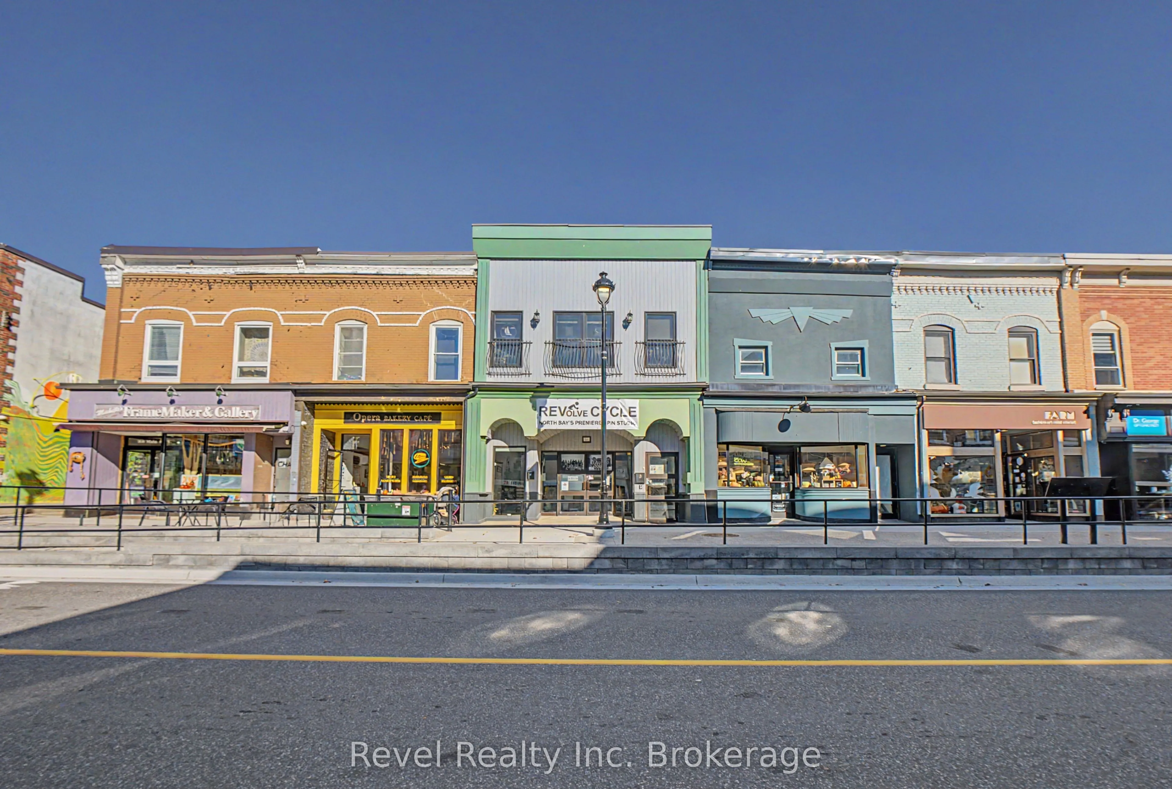 160 Main Street W