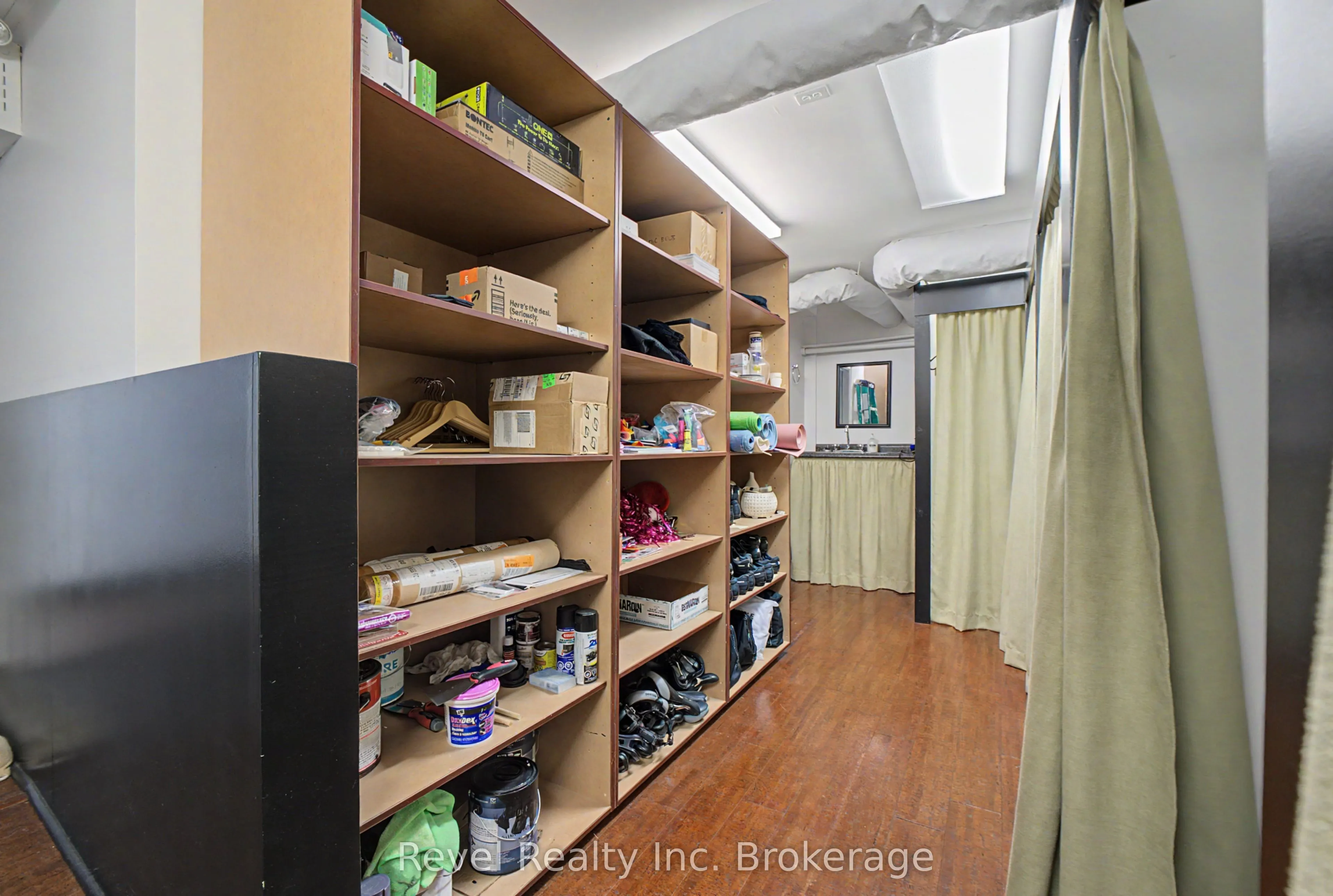 160 Main Street W