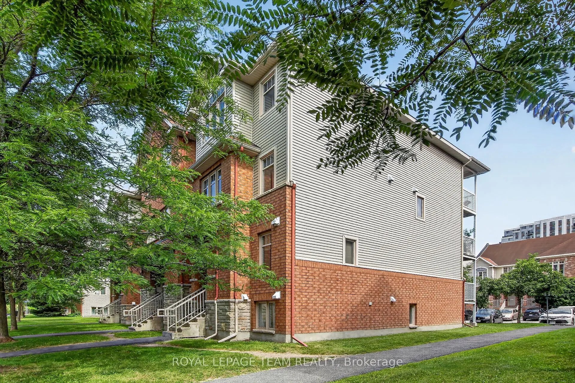 255 Deercroft Avenue #1