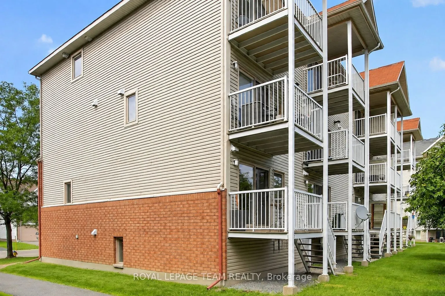 255 Deercroft Avenue #1