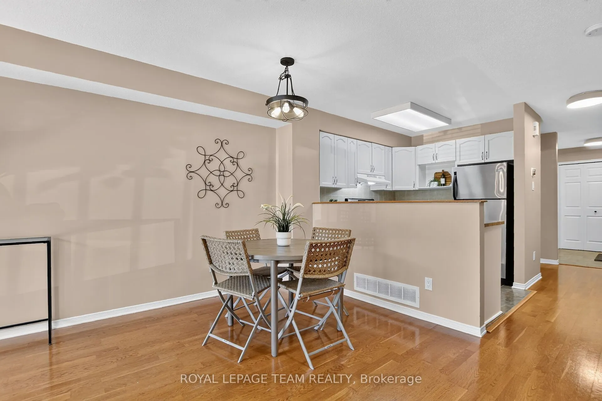 255 Deercroft Avenue #1
