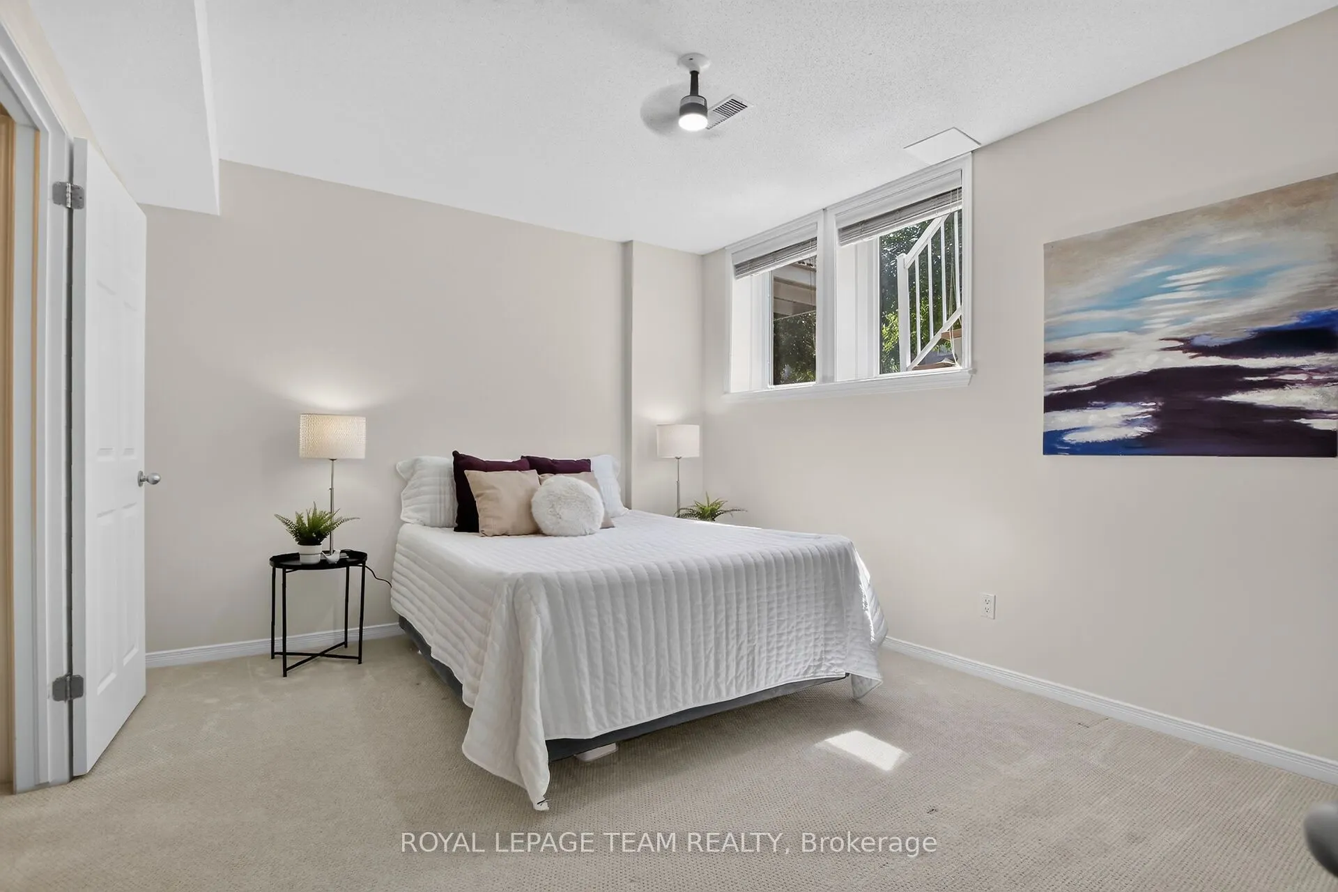 255 Deercroft Avenue #1
