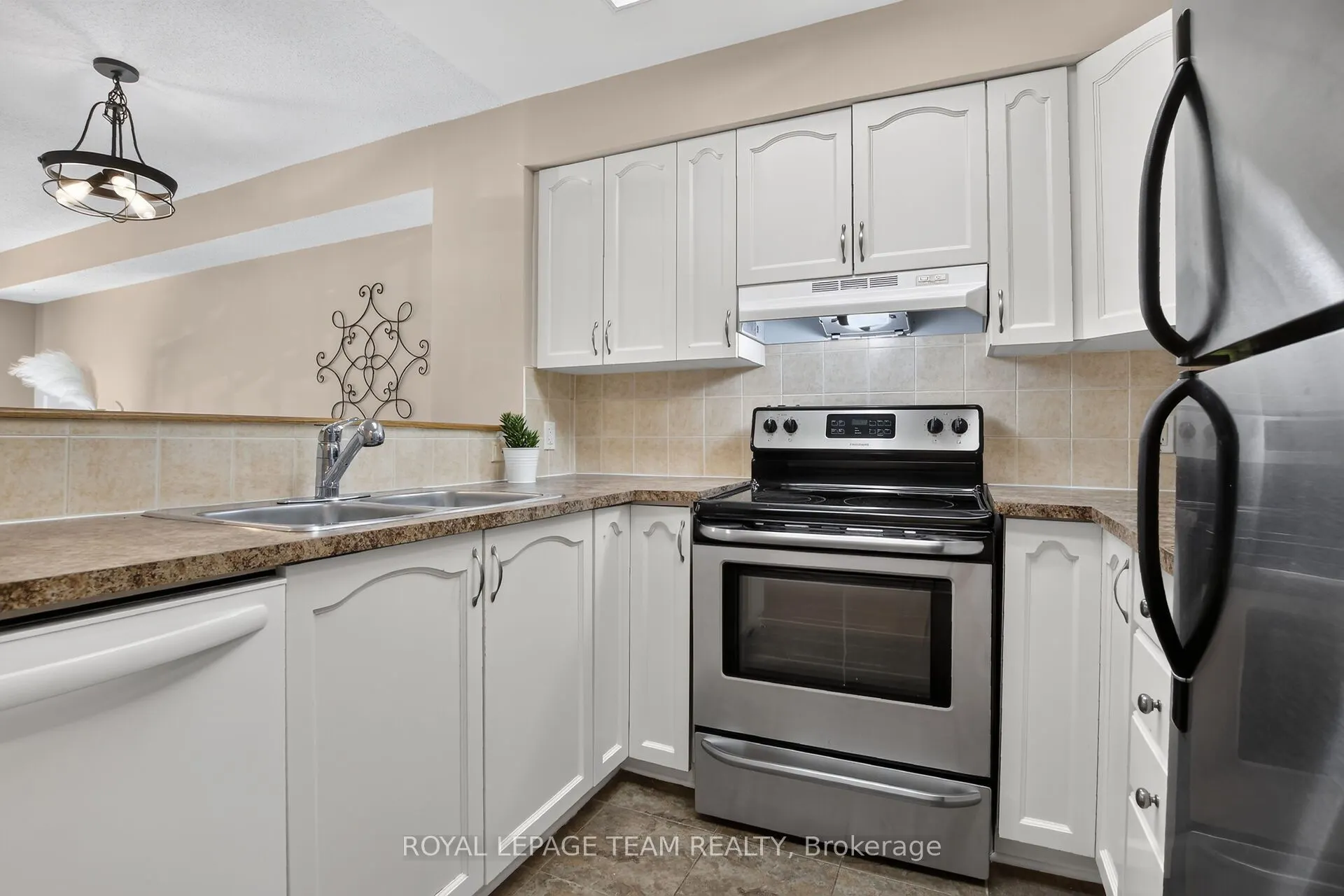 255 Deercroft Avenue #1