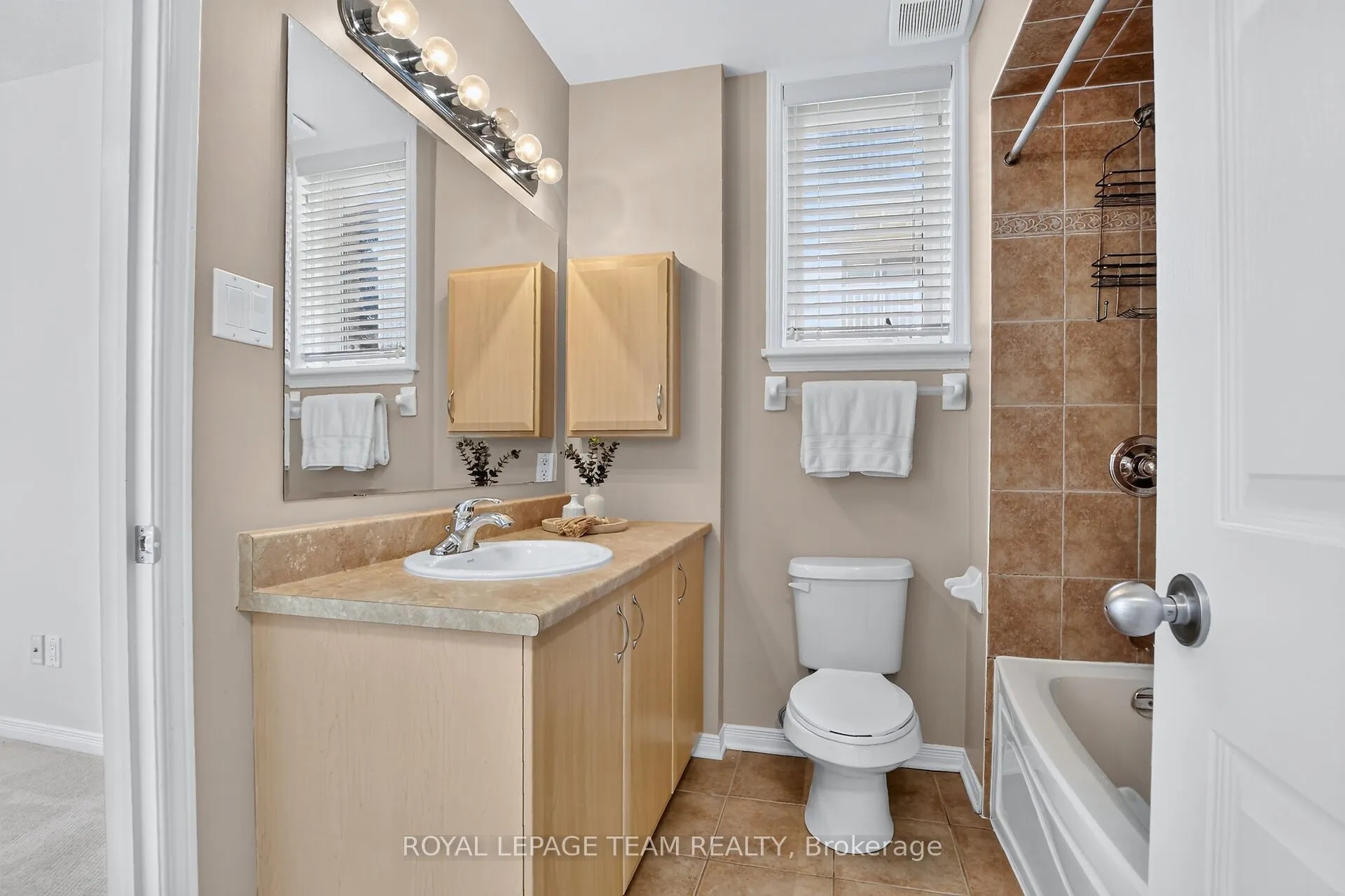 255 Deercroft Avenue #1