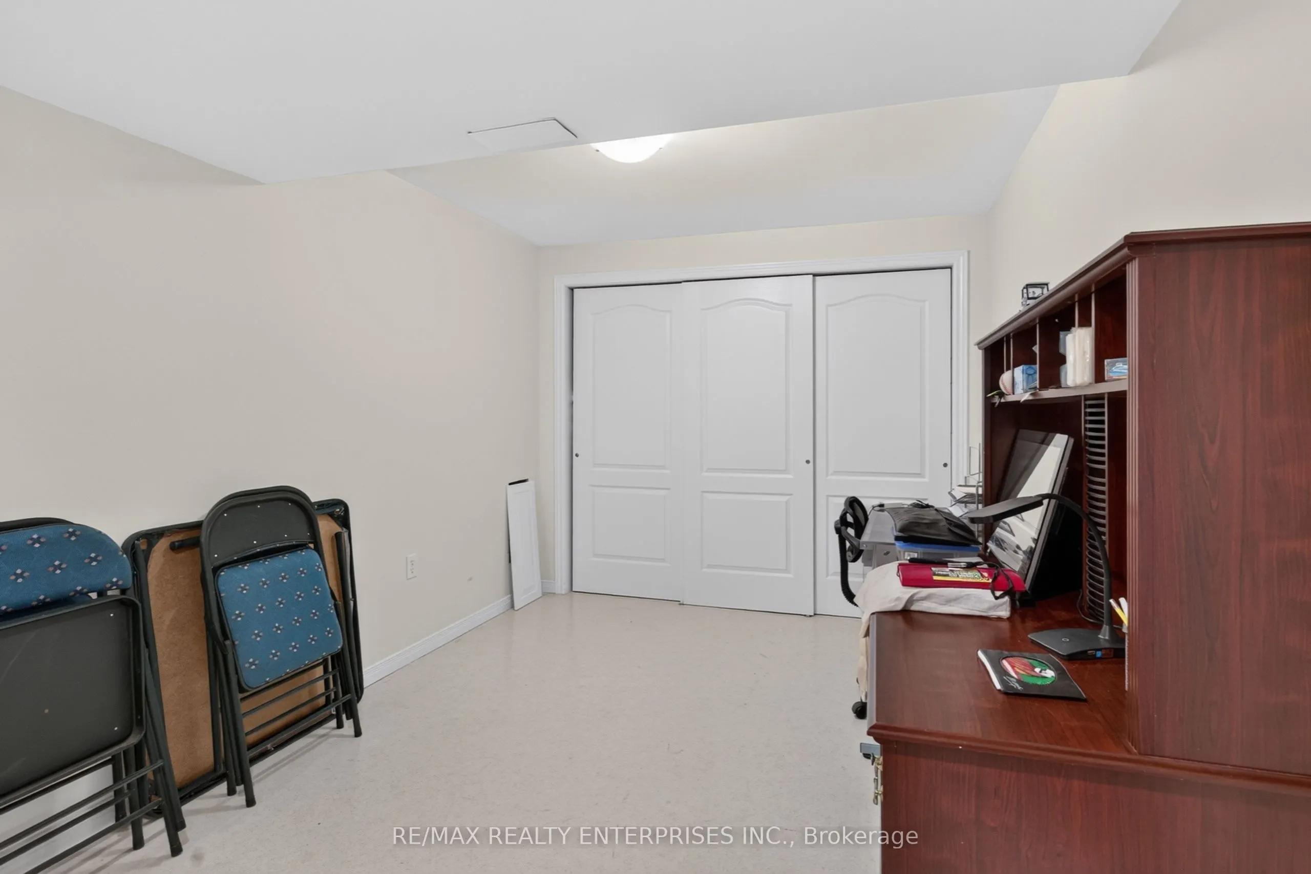 258 Silverbirch Boulevard #23