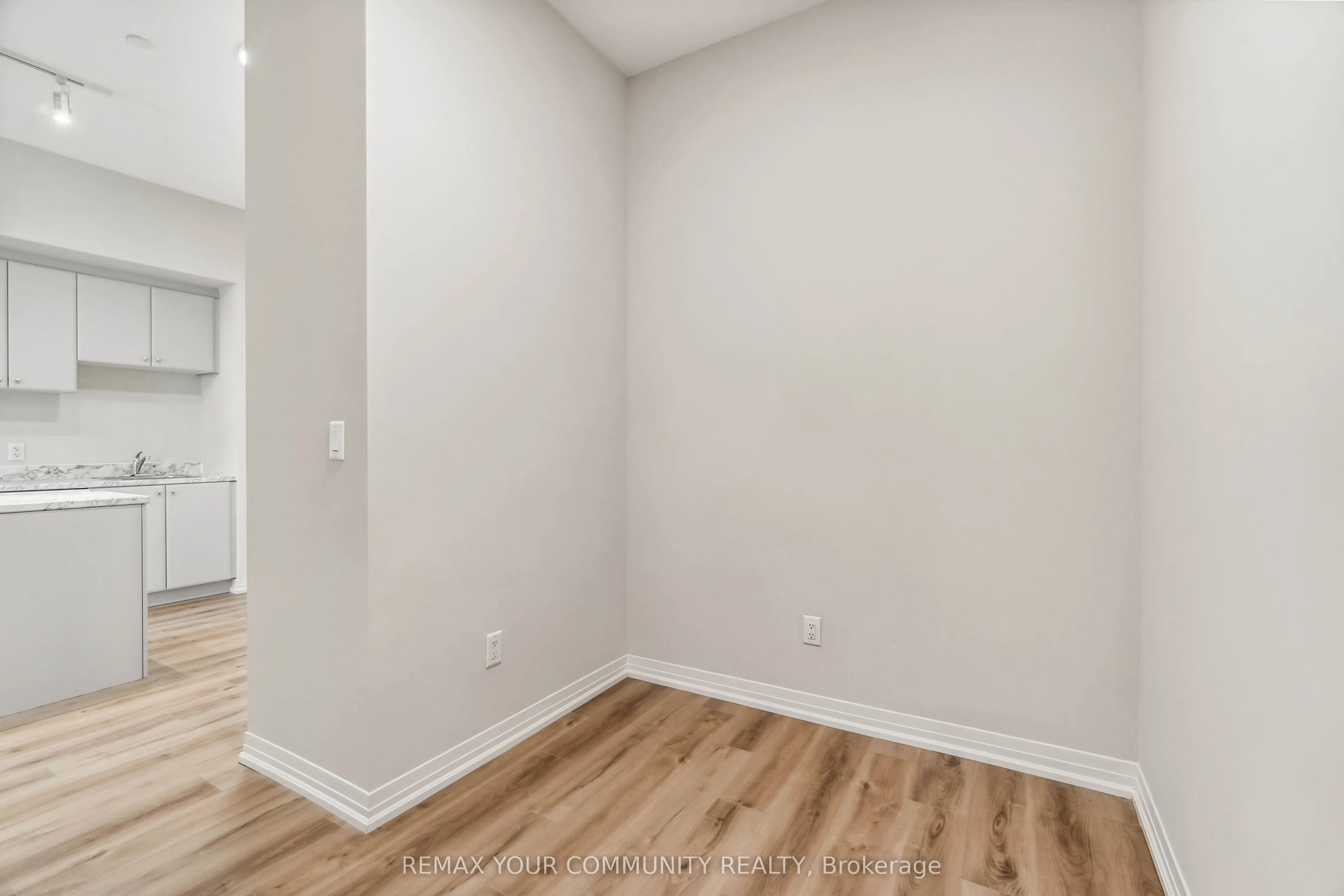 50 Herrick Avenue #Upper PH04