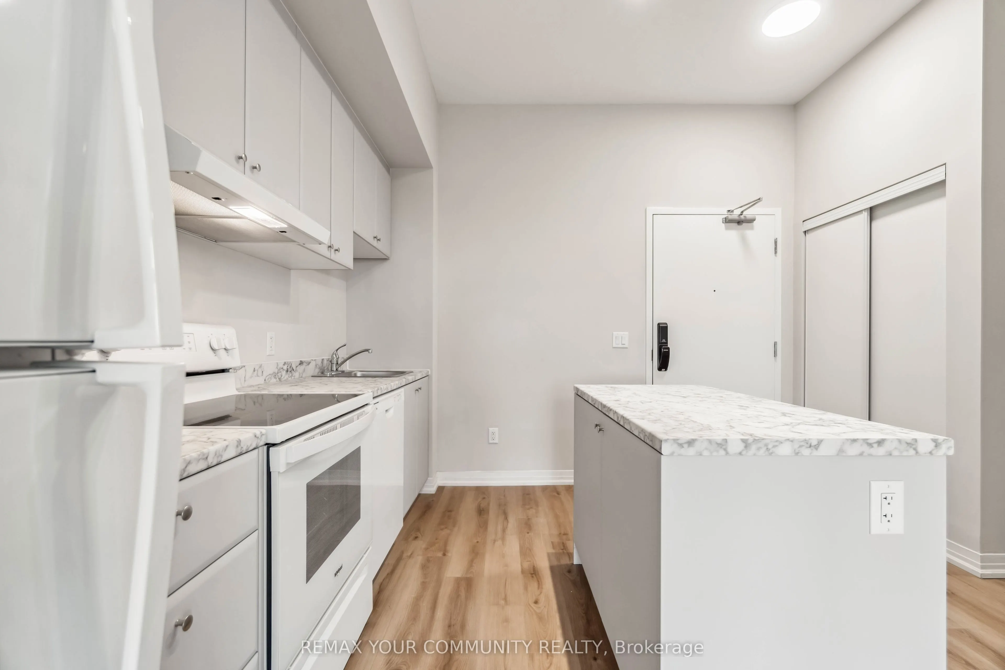 50 Herrick Avenue #Upper PH04
