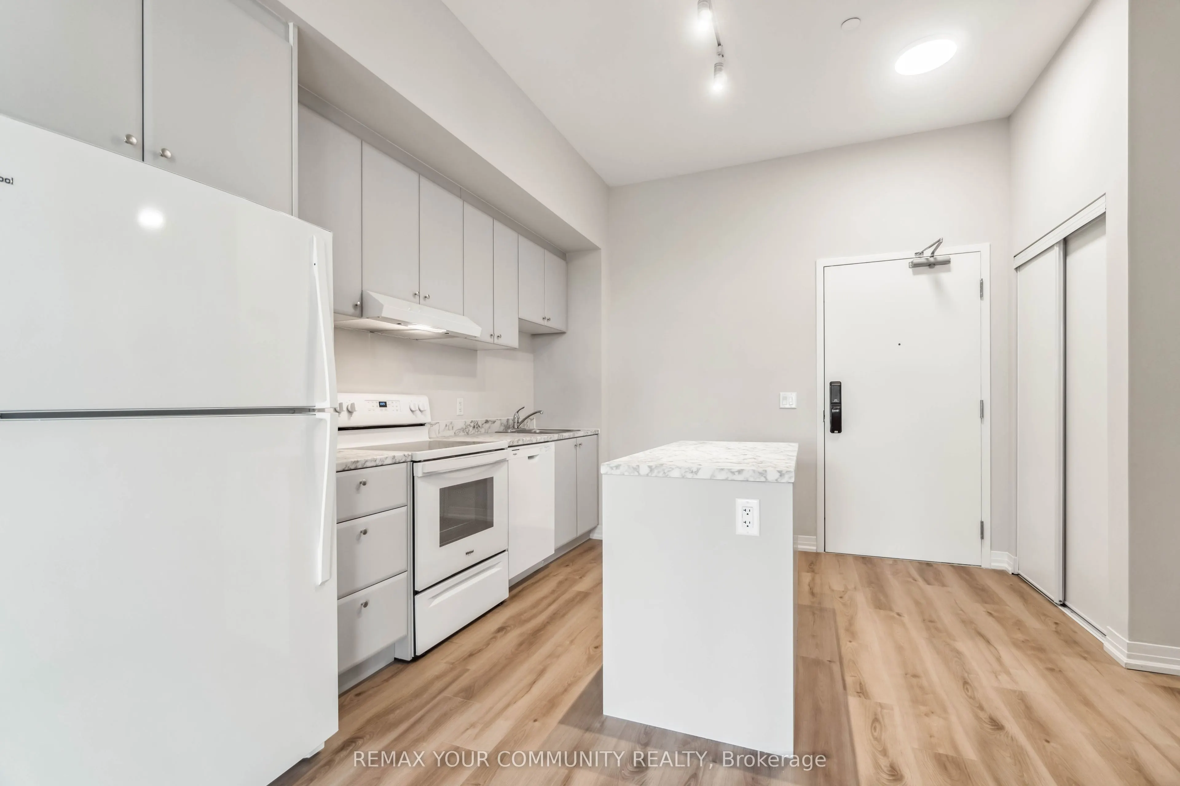 50 Herrick Avenue #Upper PH04