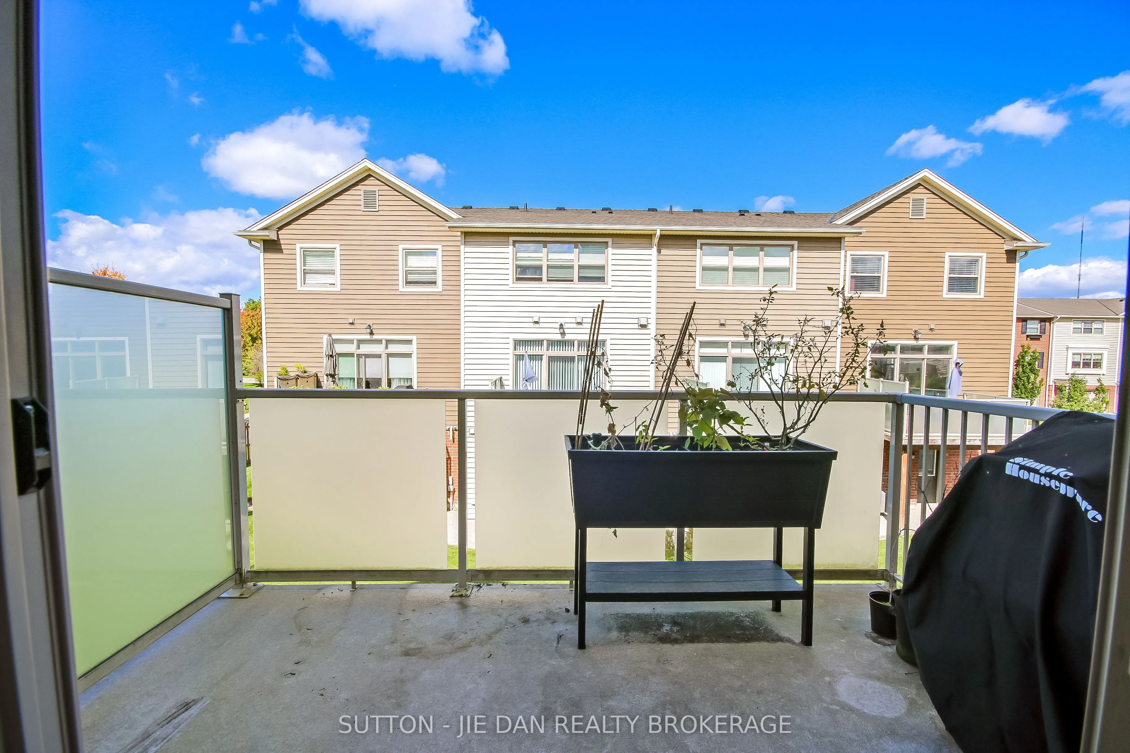 3025 SINGLETON Avenue #78