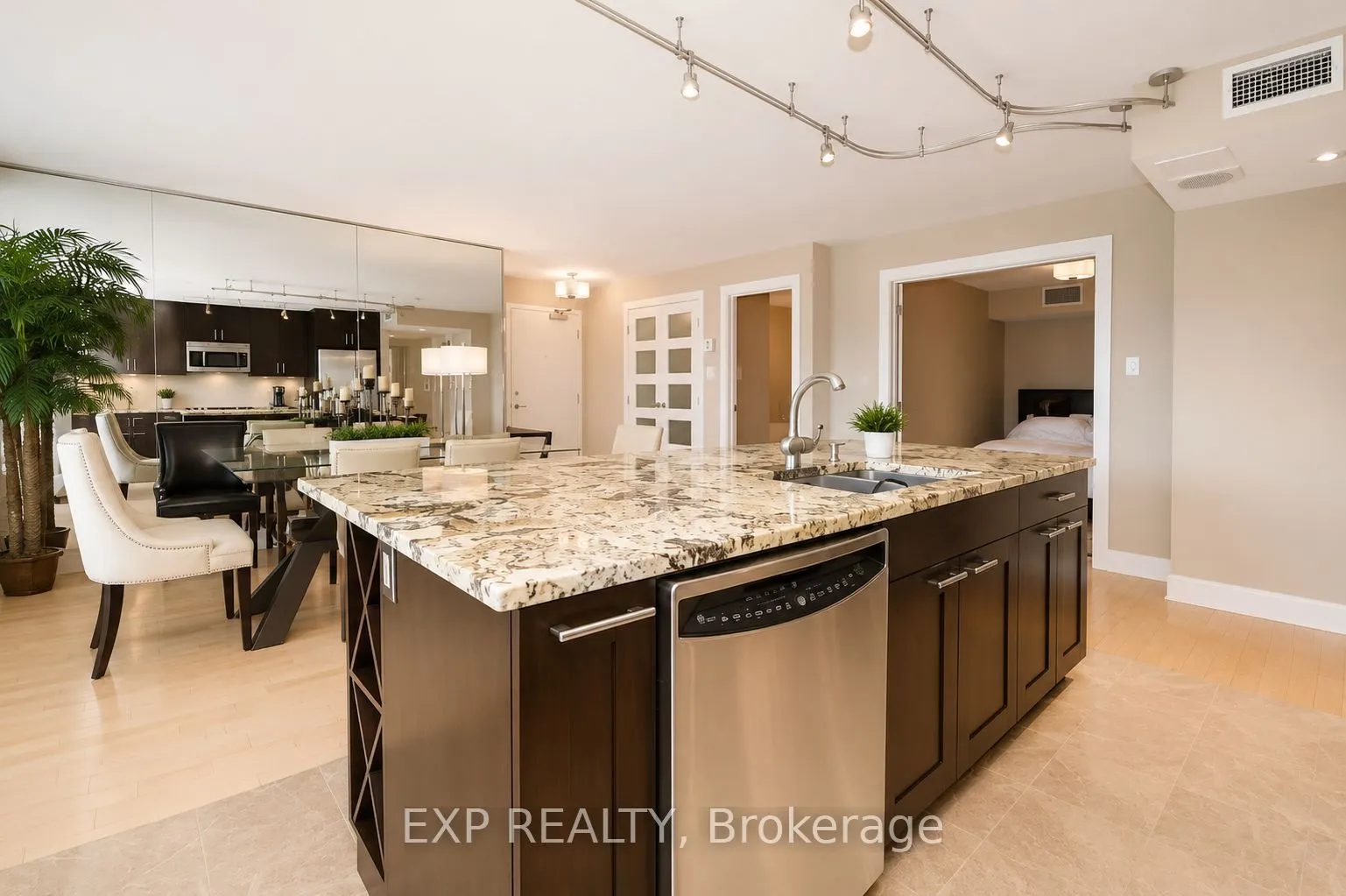 160 George Street #401