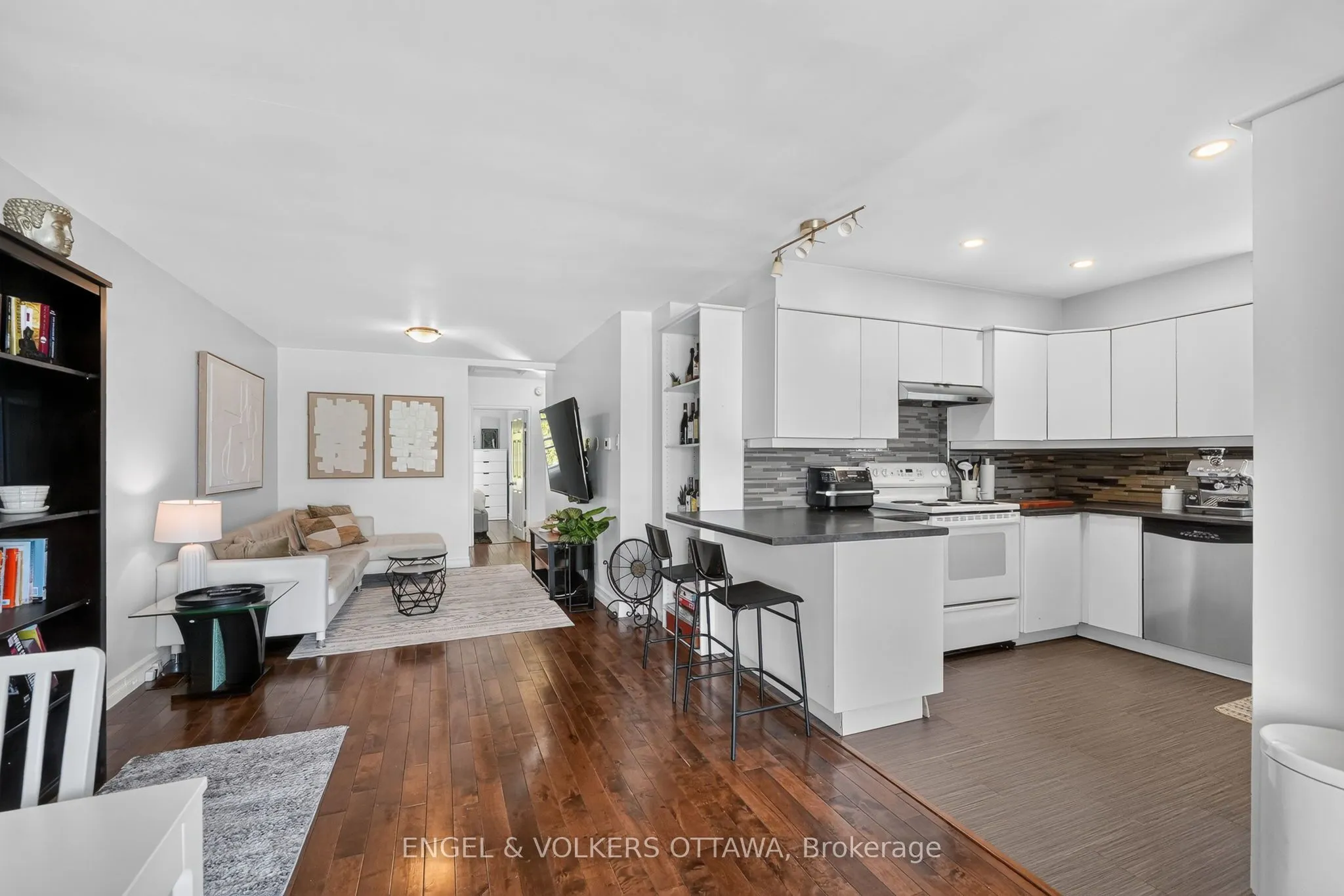 392 Fullerton Avenue
