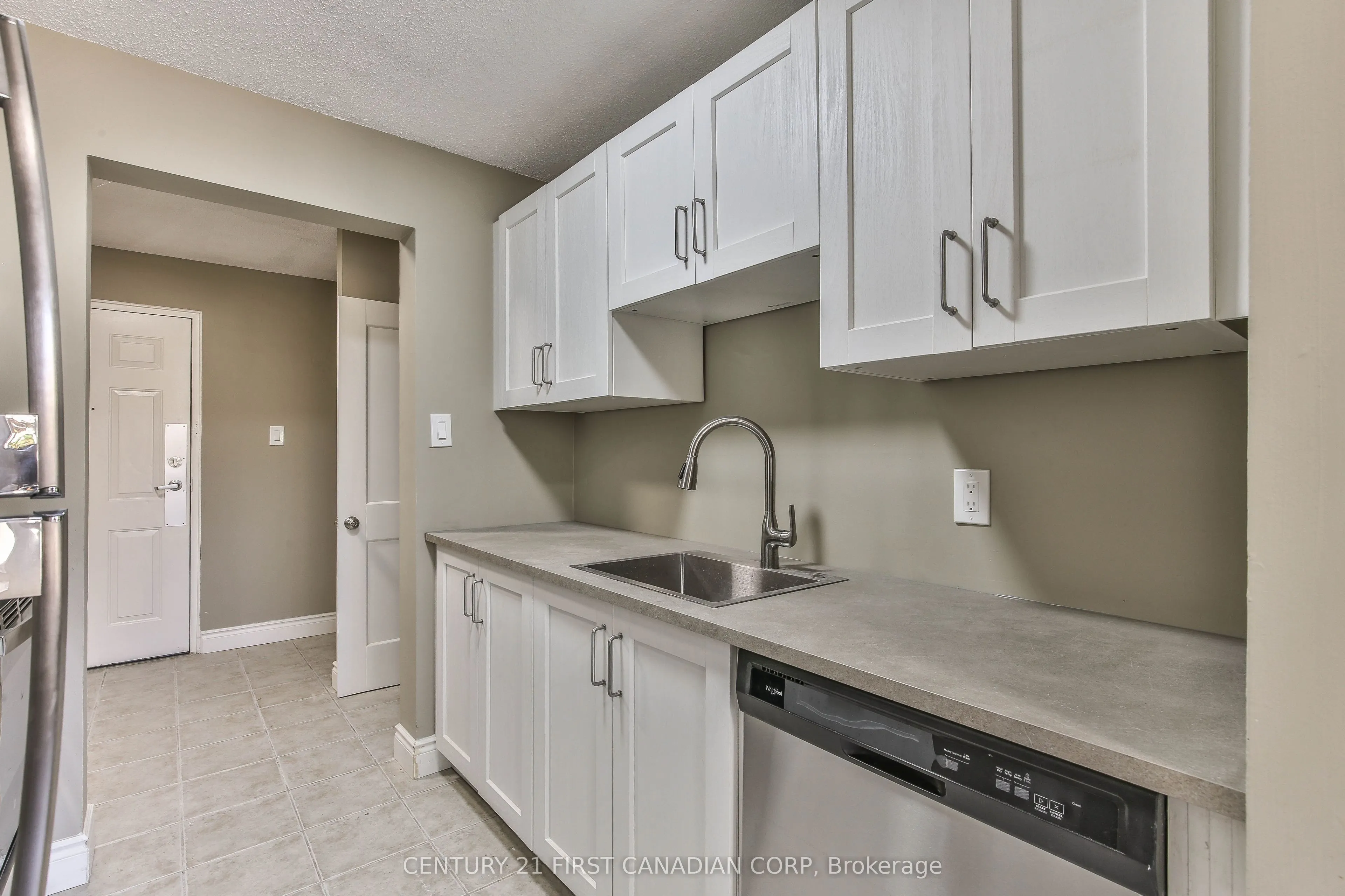 1445 Huron Street #207