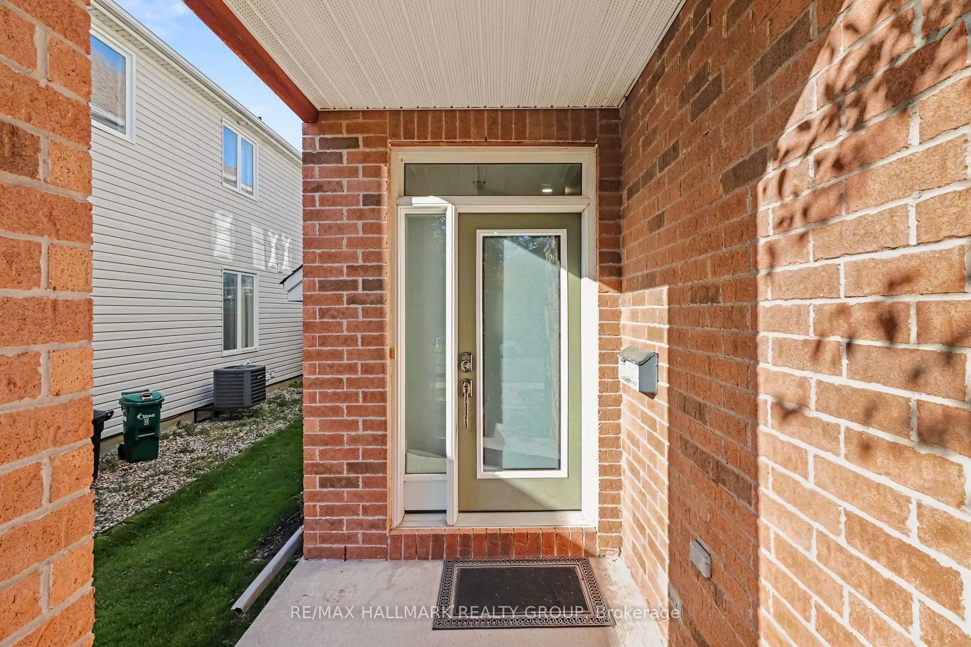768 WHITE ALDER Avenue