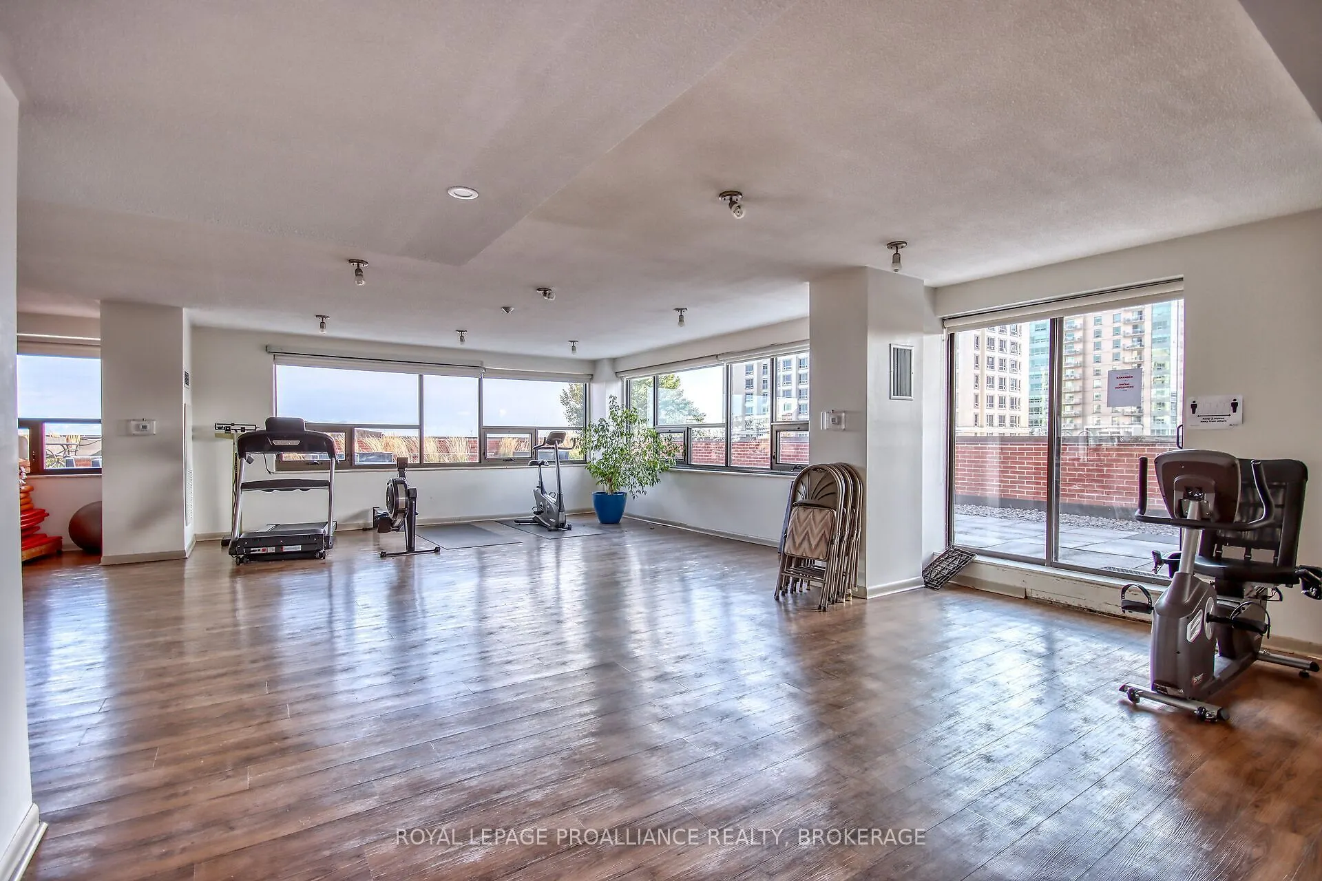 165 Ontario Street #309