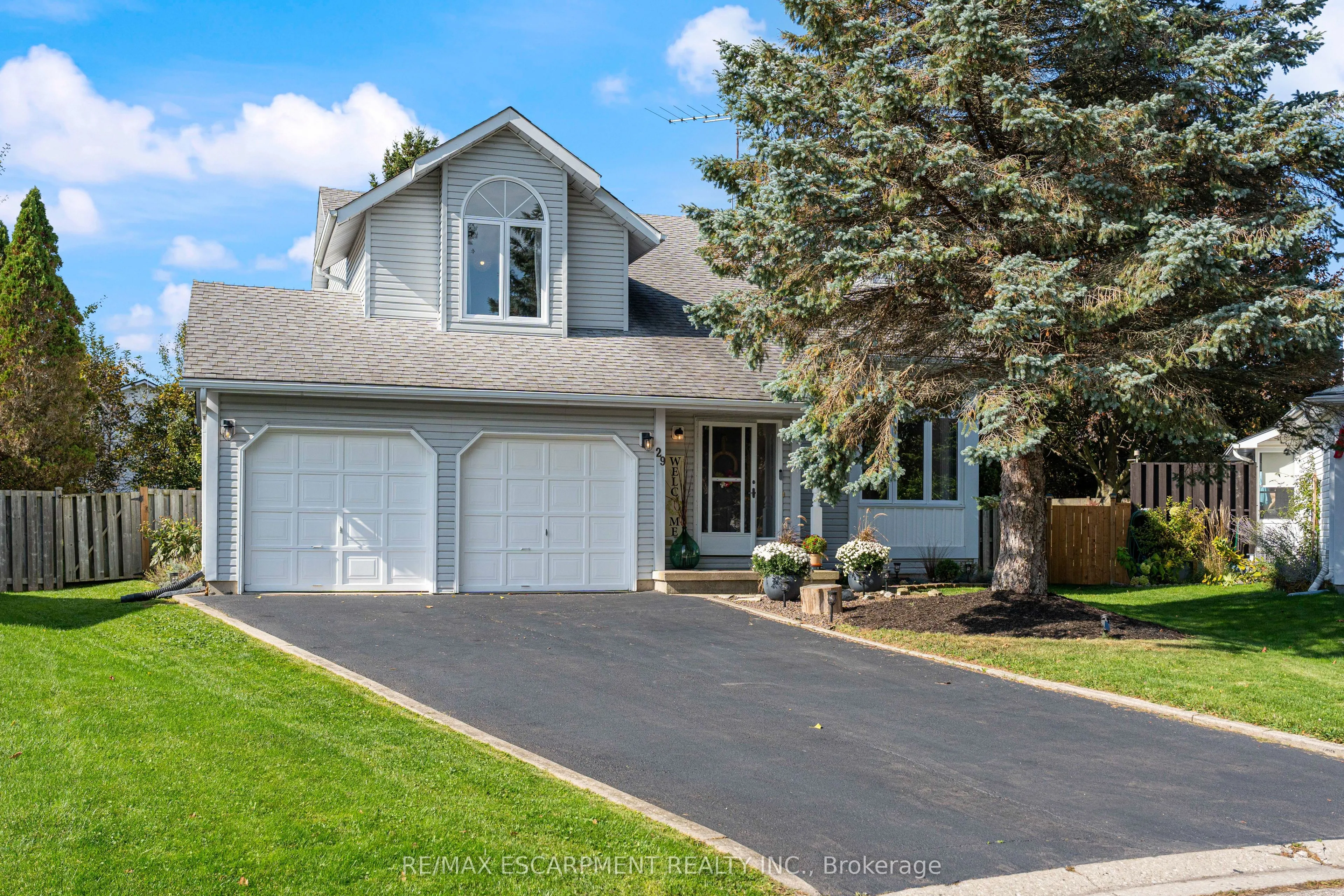 29 Leslie Avenue