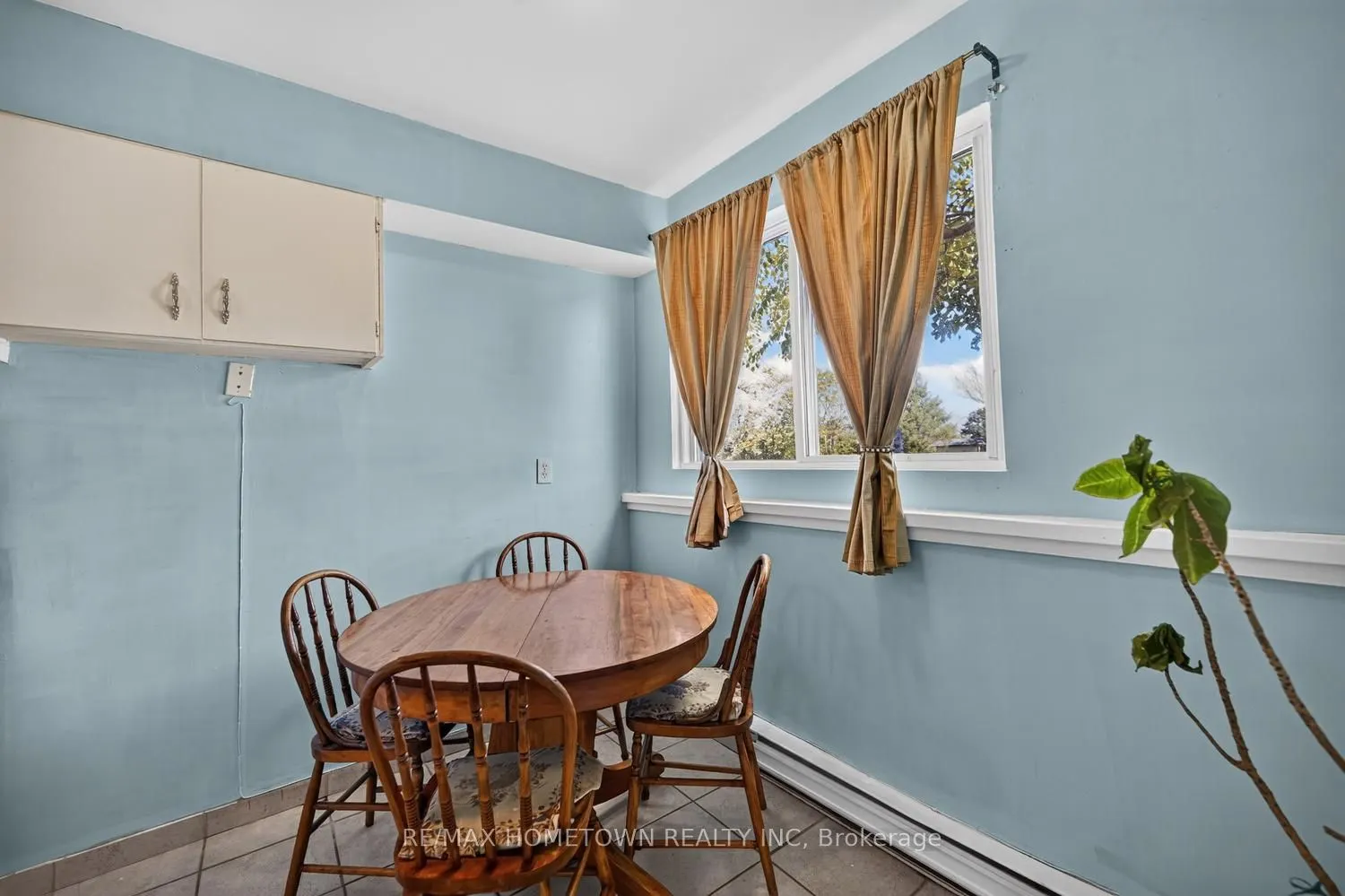 323 Main Street W #105
