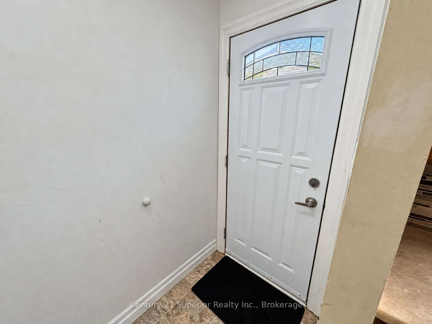 632 Vickers Street N
