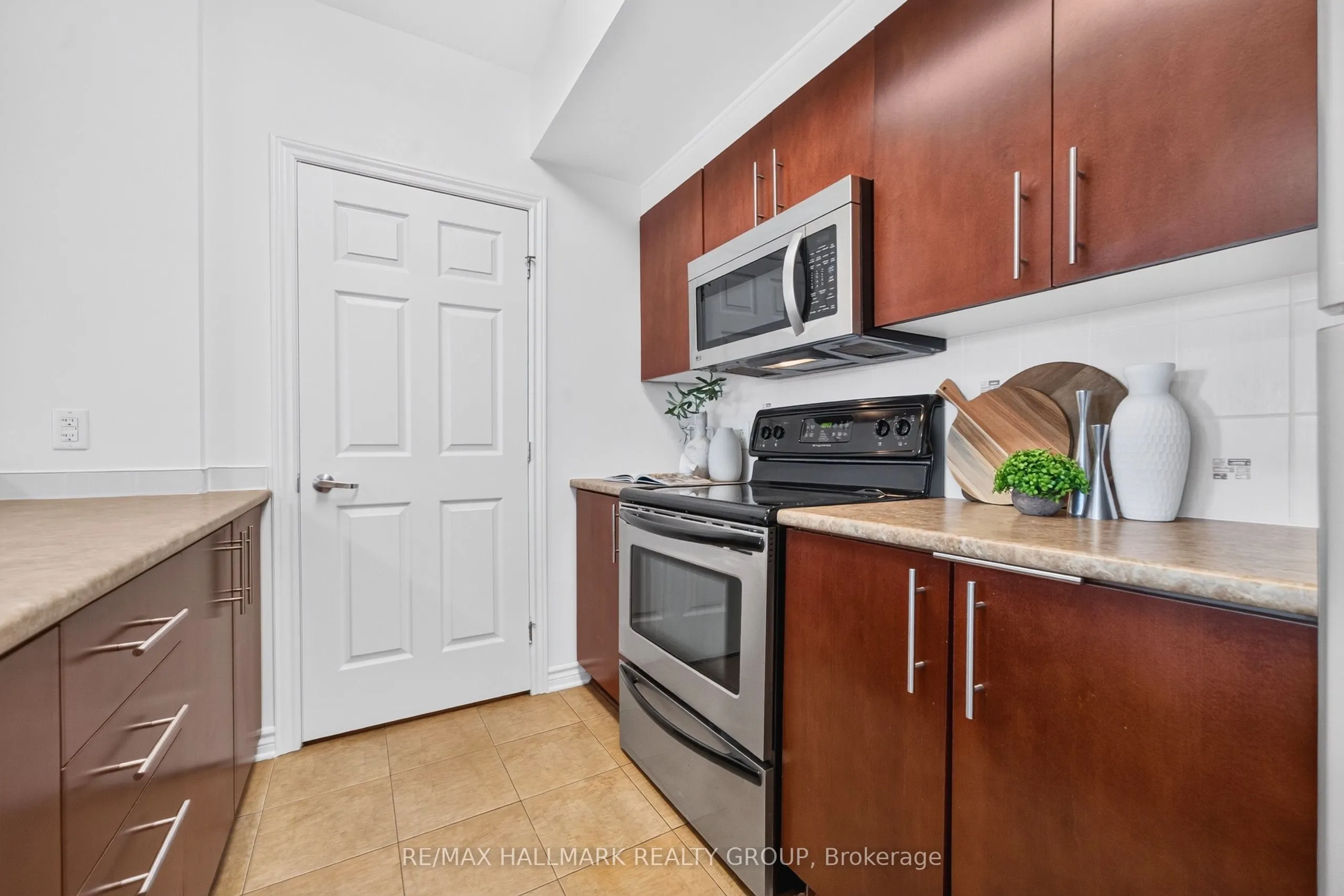 200 Rideau Street #1405