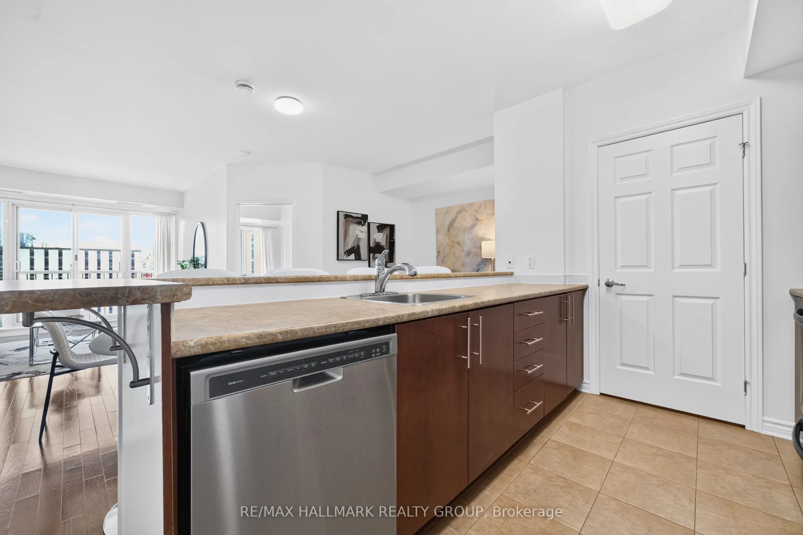 200 Rideau Street #1405