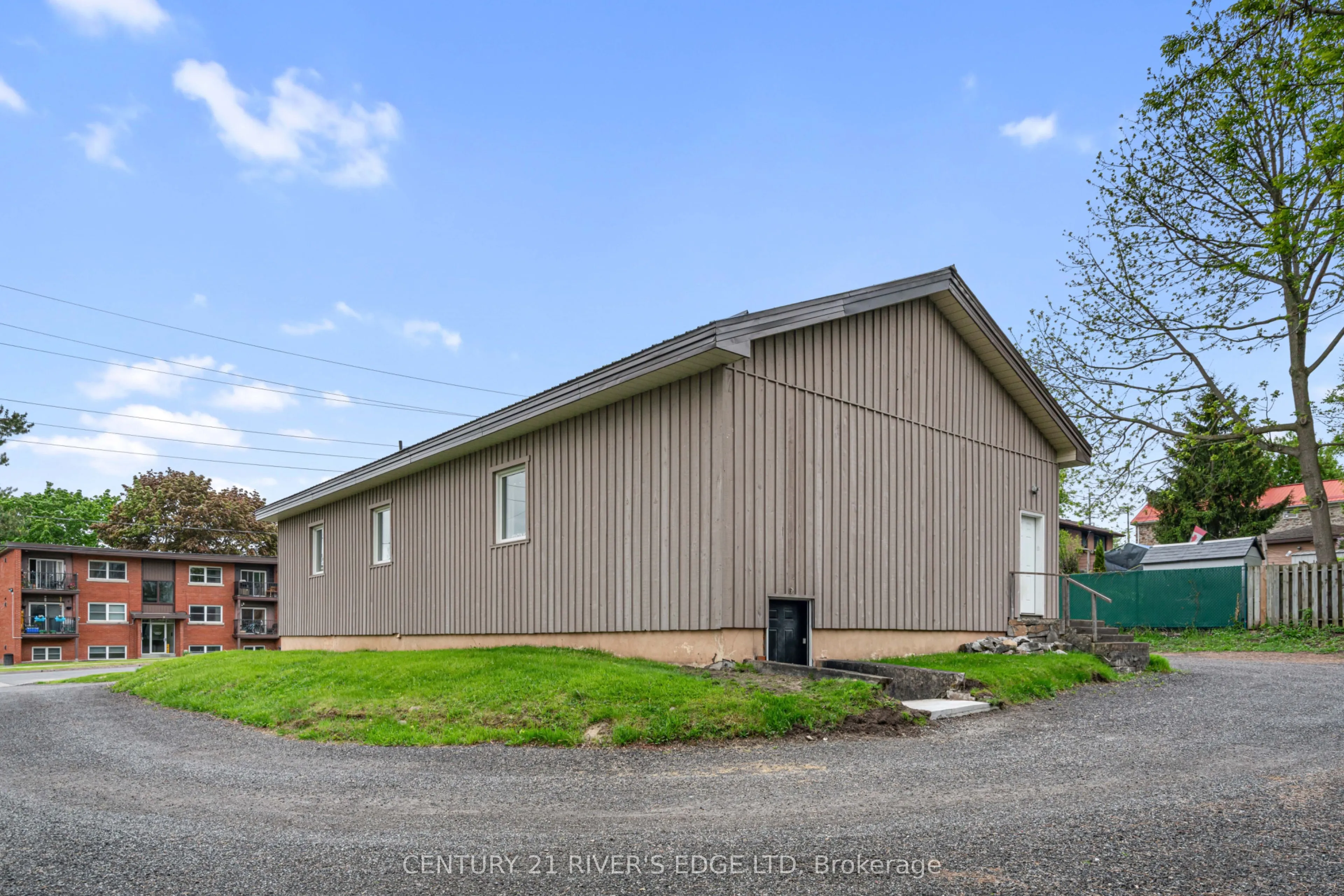 4 SCHOFIELD Avenue