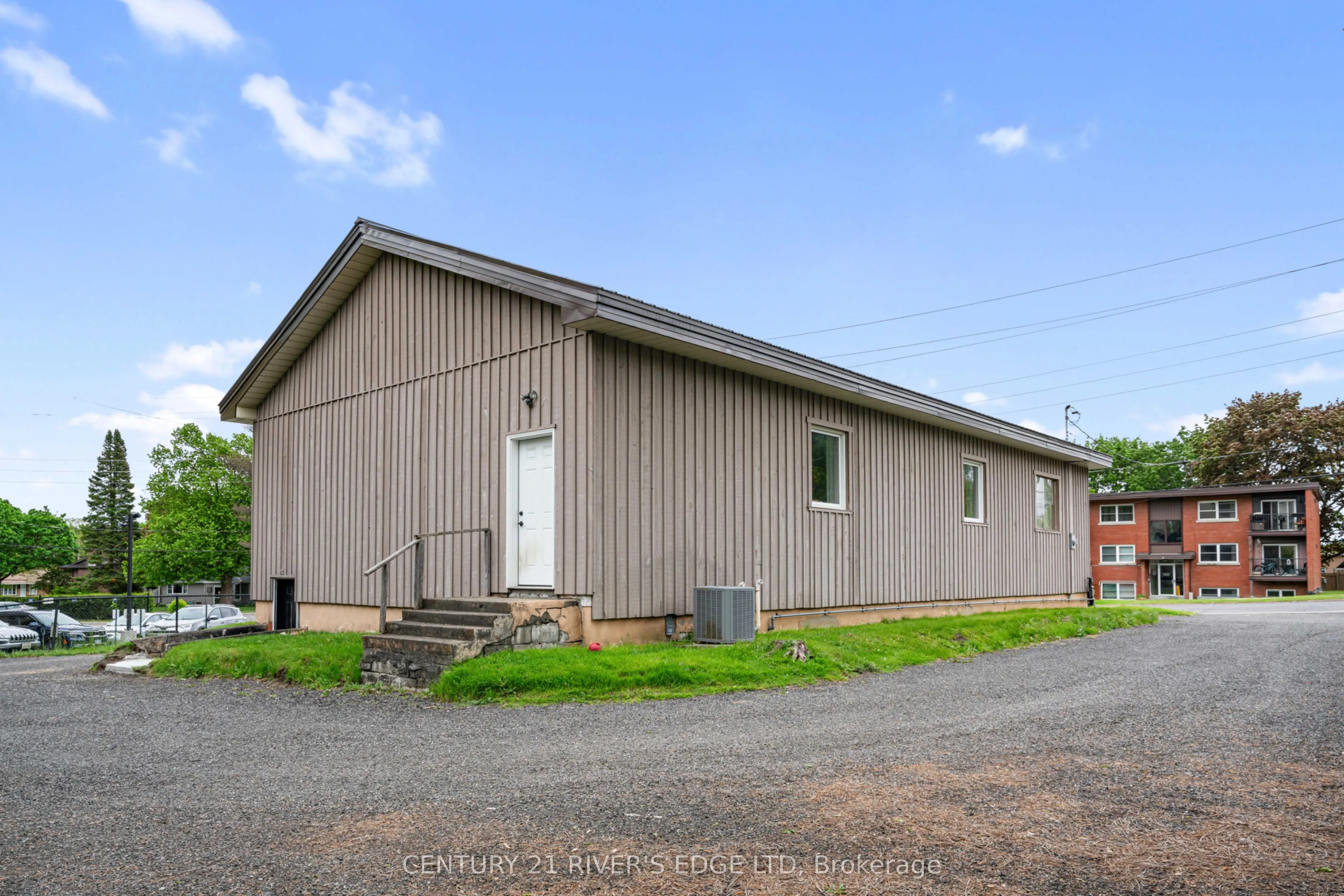 4 SCHOFIELD Avenue