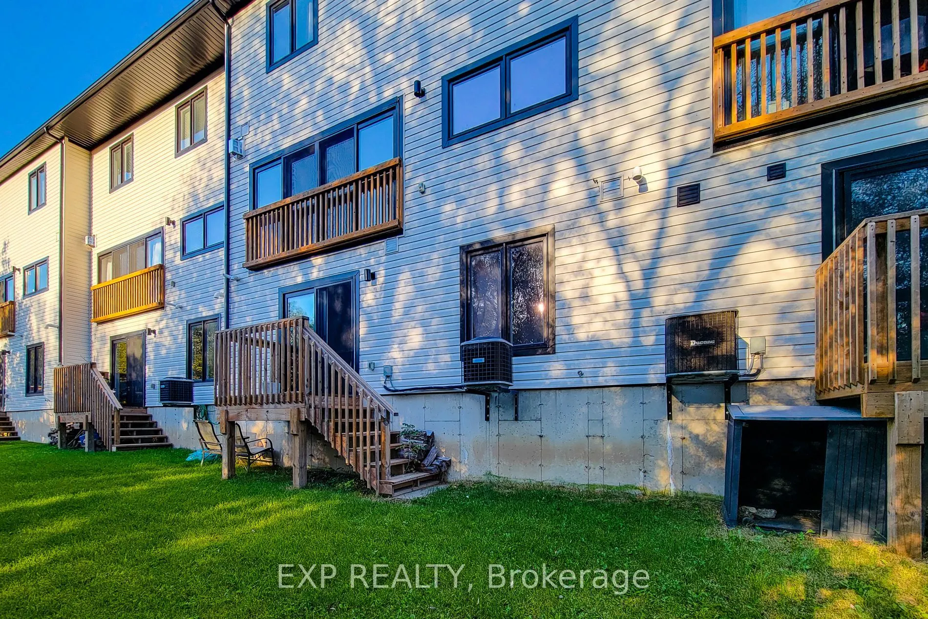 18 Trailside Drive