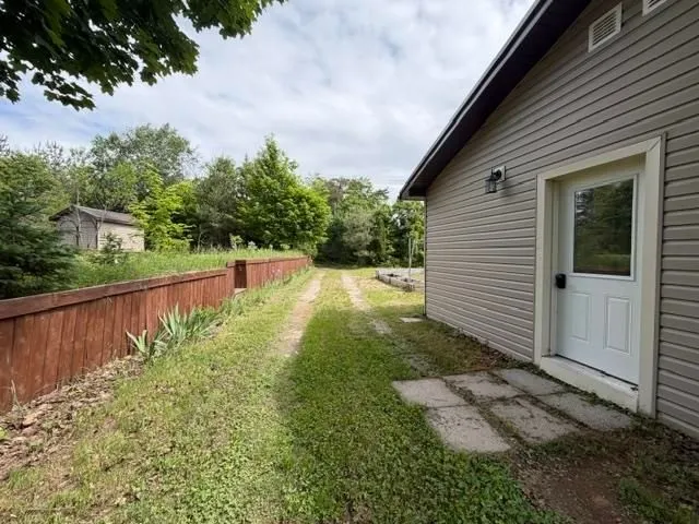 1049 Allen Side Road