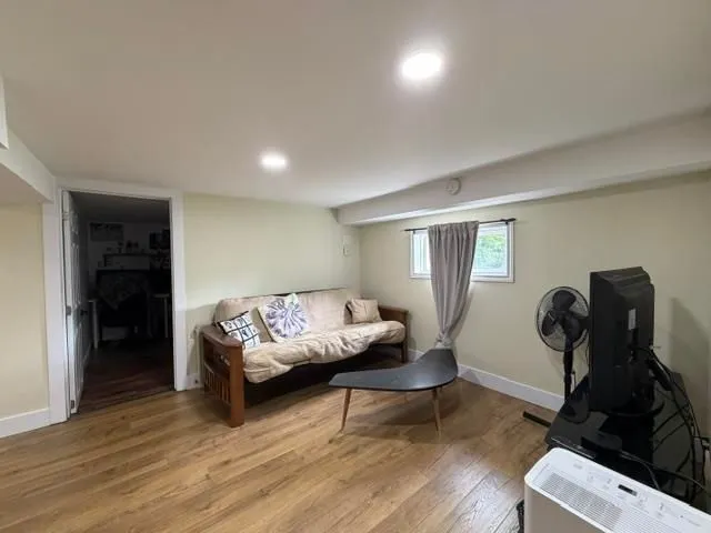 1049 Allen Side Road