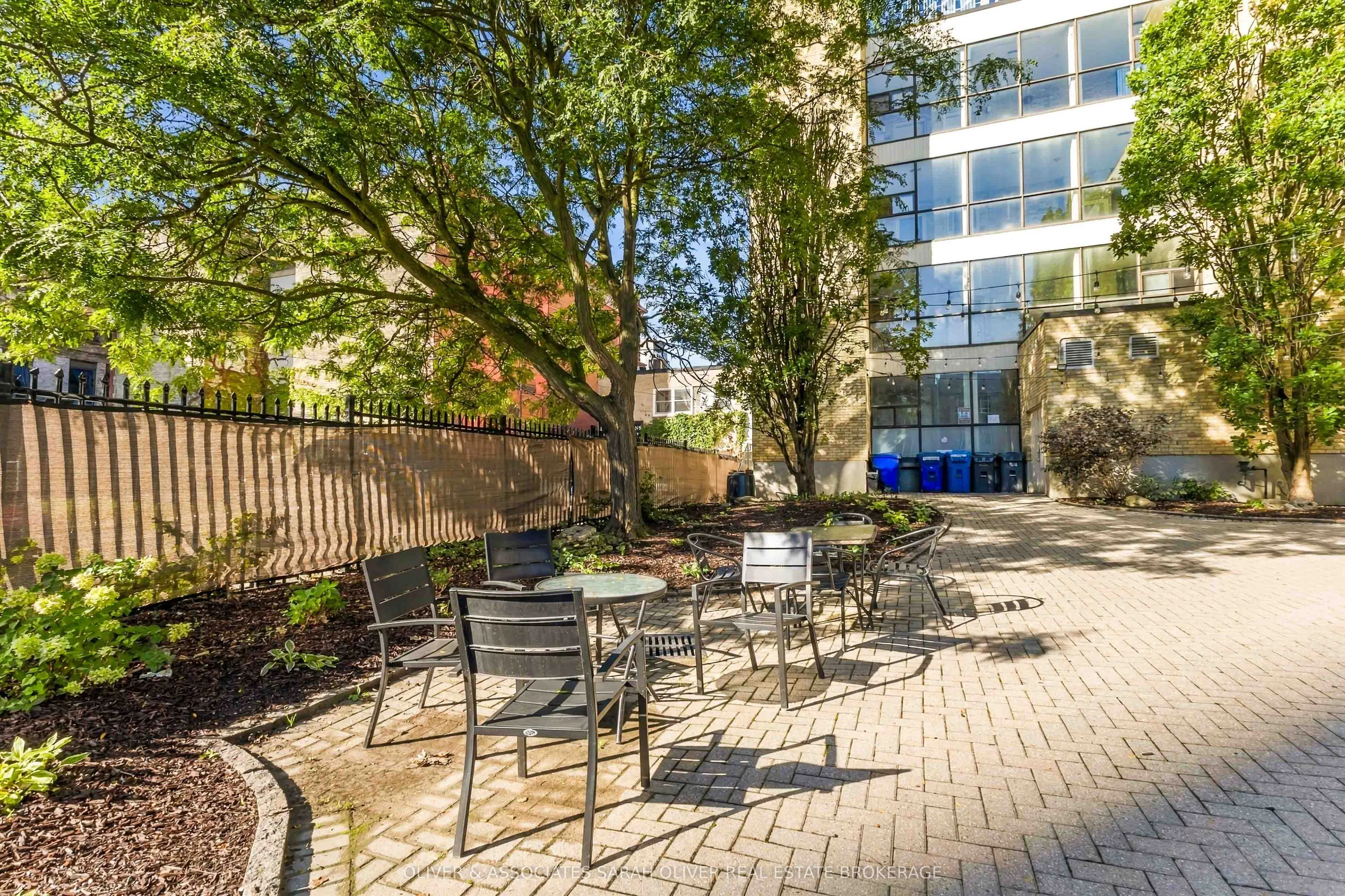 285 Queens Avenue #101
