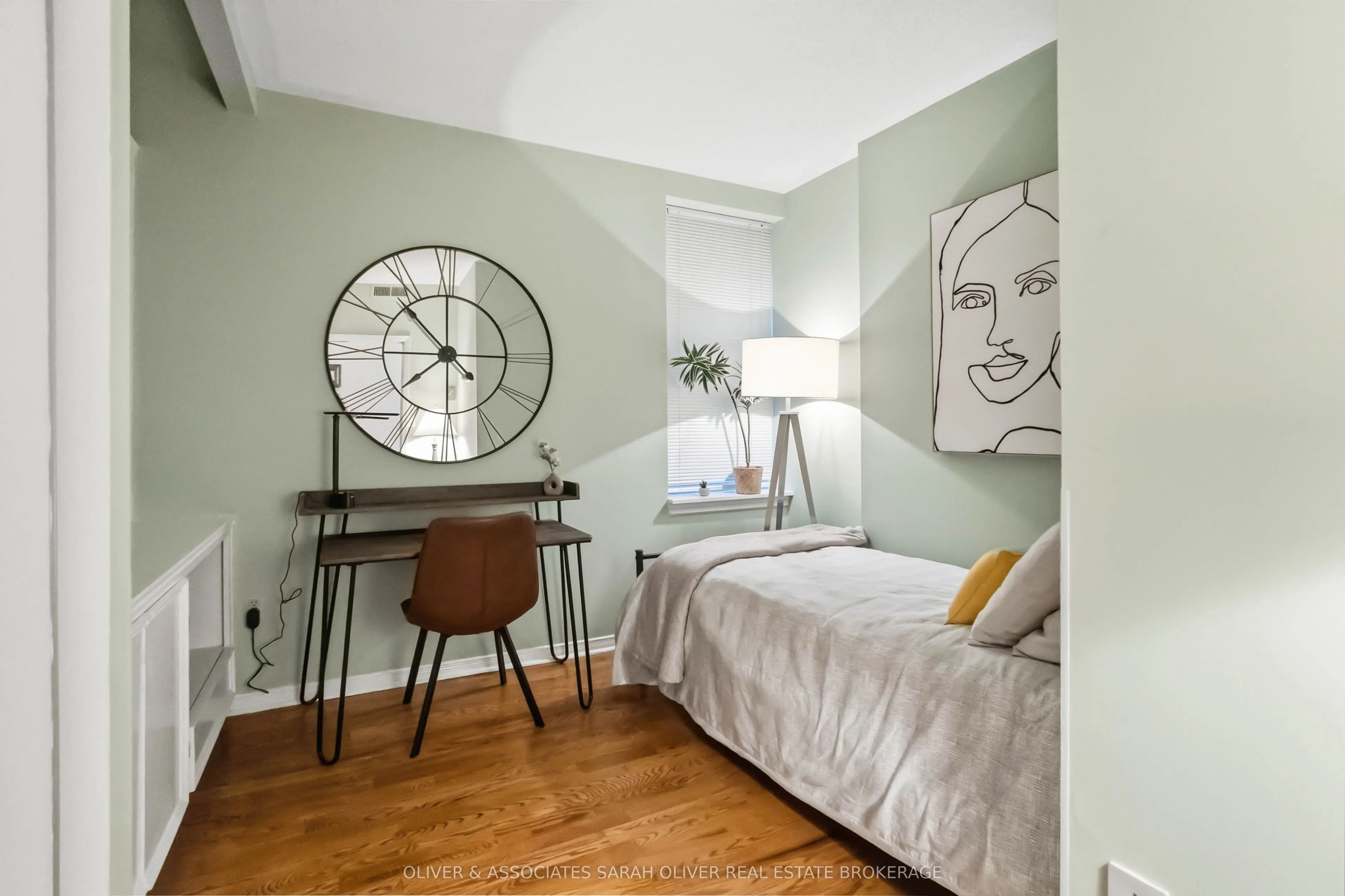 285 Queens Avenue #101
