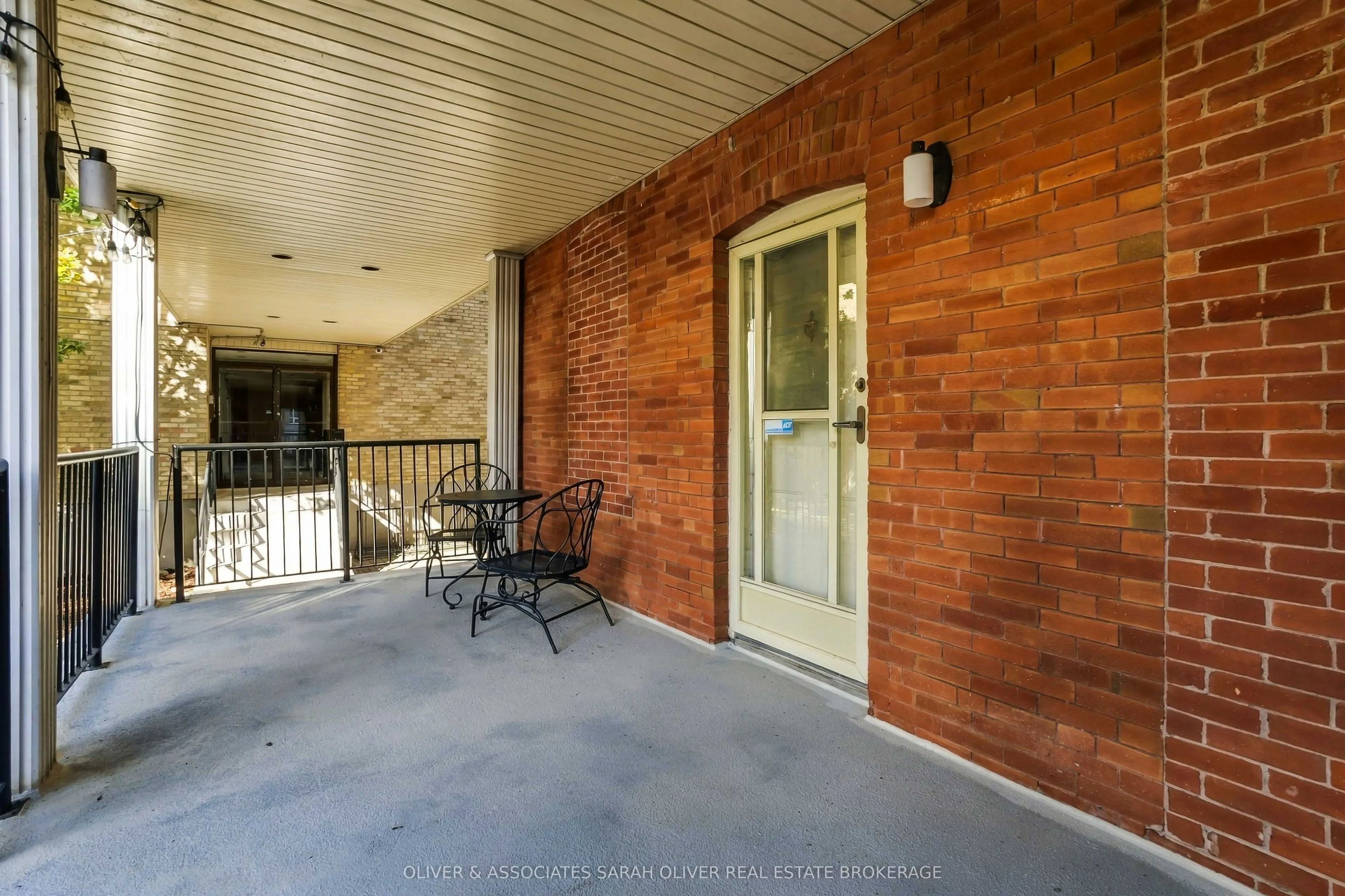 285 Queens Avenue #101